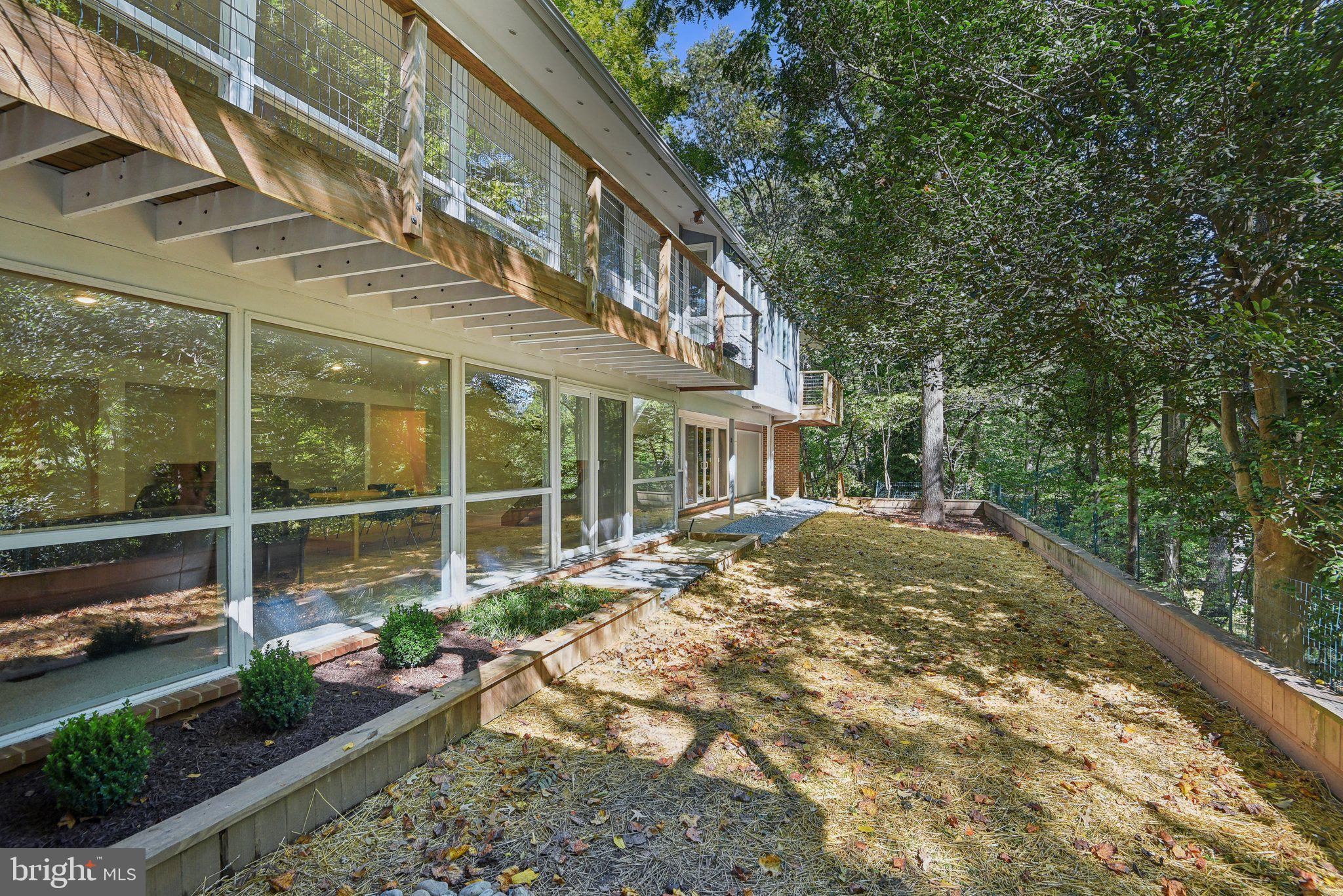 CARDEROCK SPRINGS - Residential