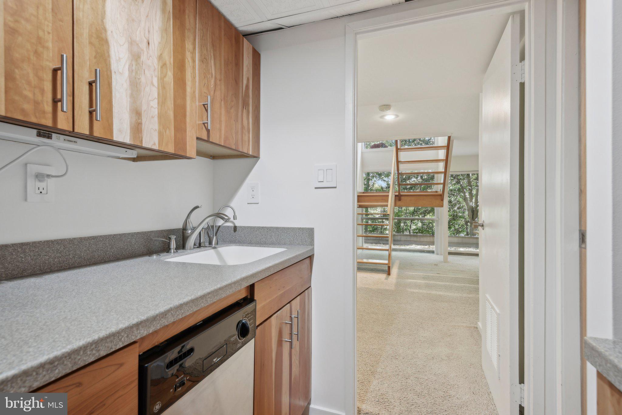 CARDEROCK SPRINGS - Residential