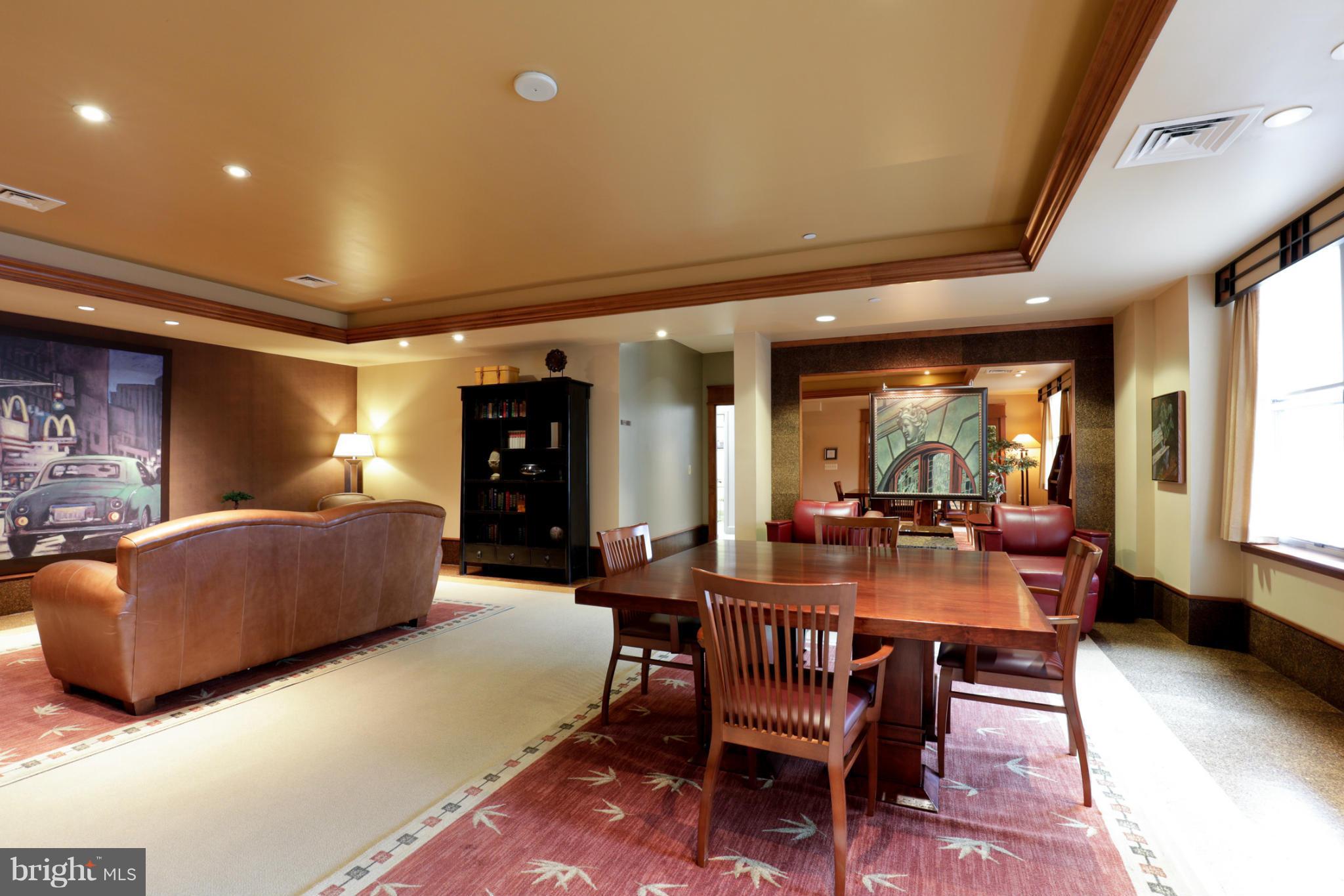 CARLTON HOUSE - Residential