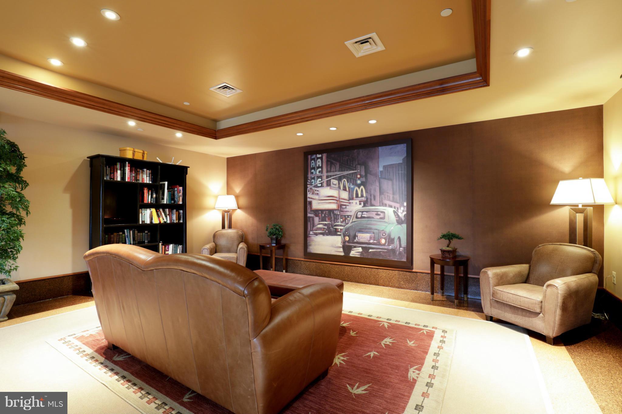 CARLTON HOUSE - Residential