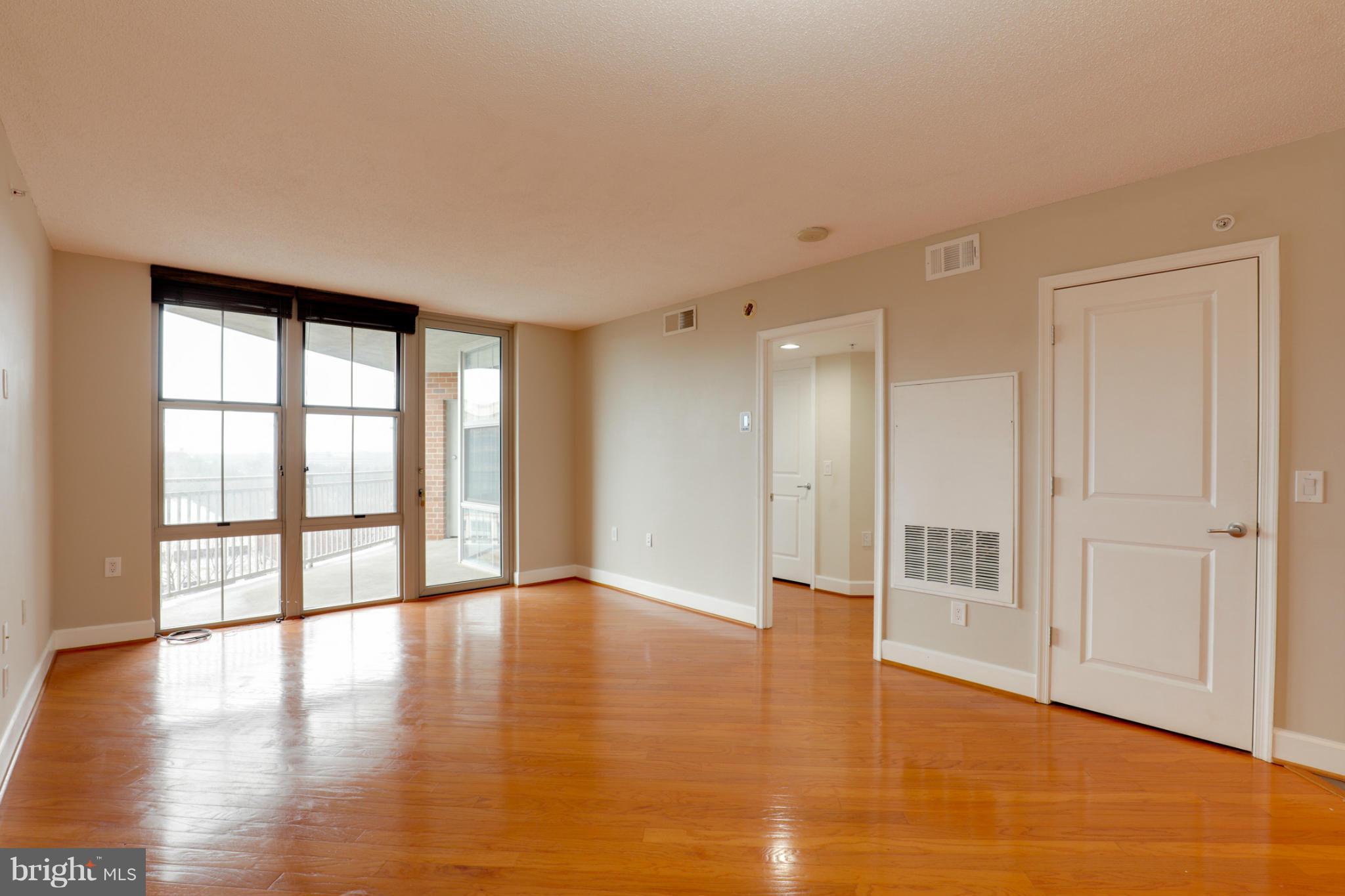 CARLTON HOUSE - Residential