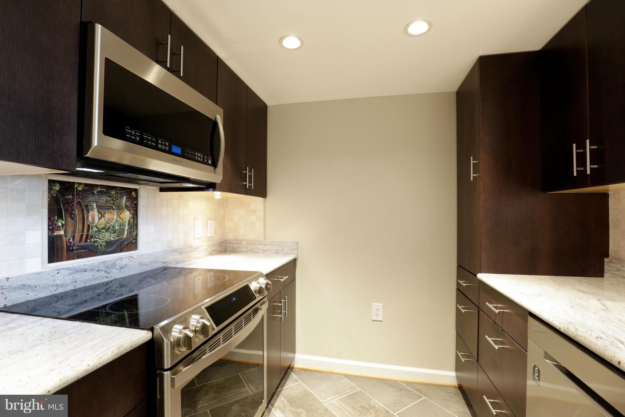 CARLTON HOUSE - Residential