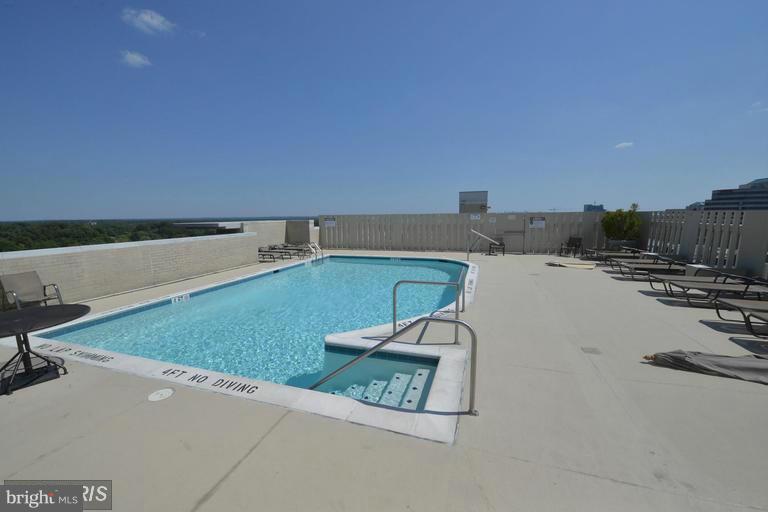 CARLTON HOUSE - Residential