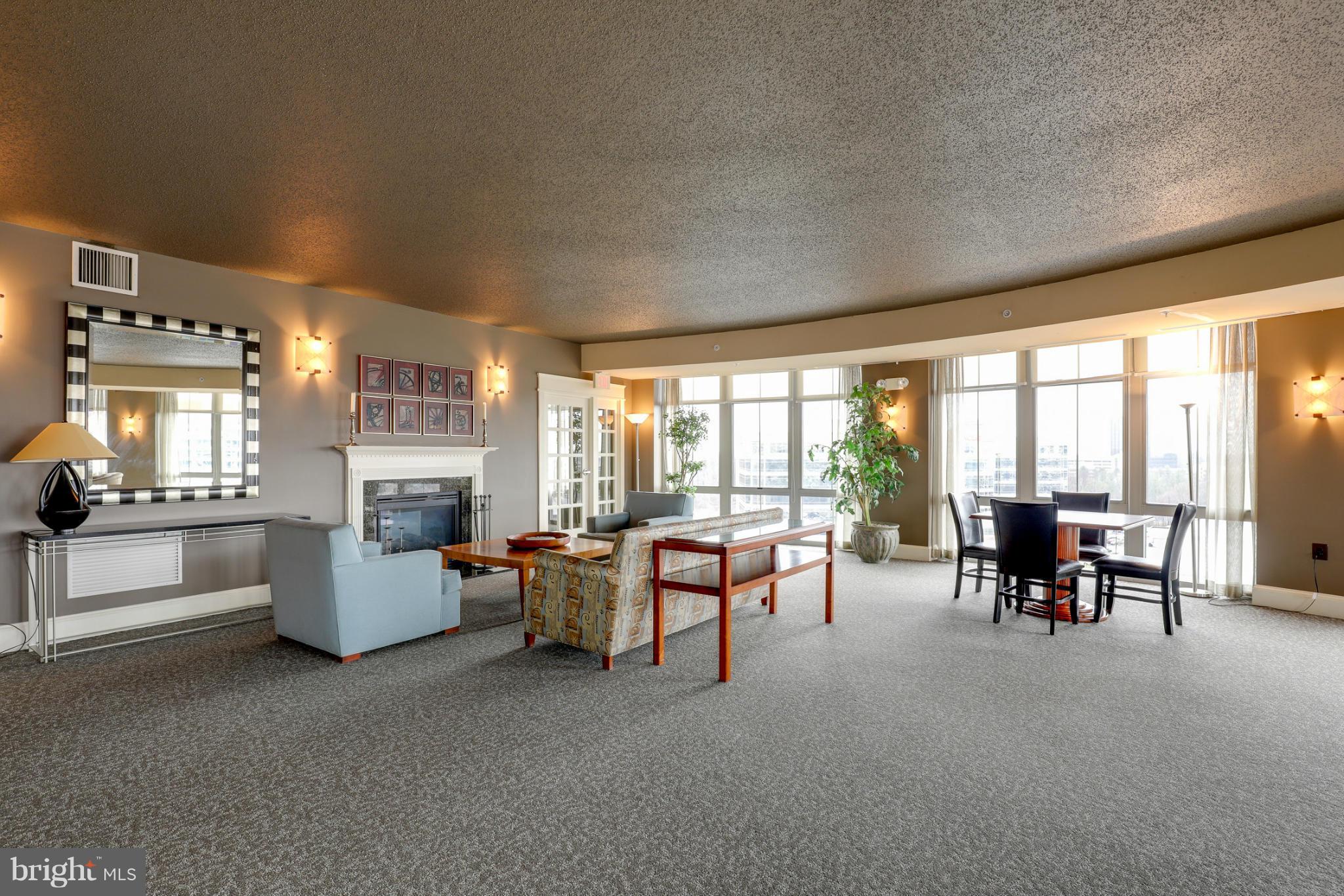 CARLTON HOUSE - Residential