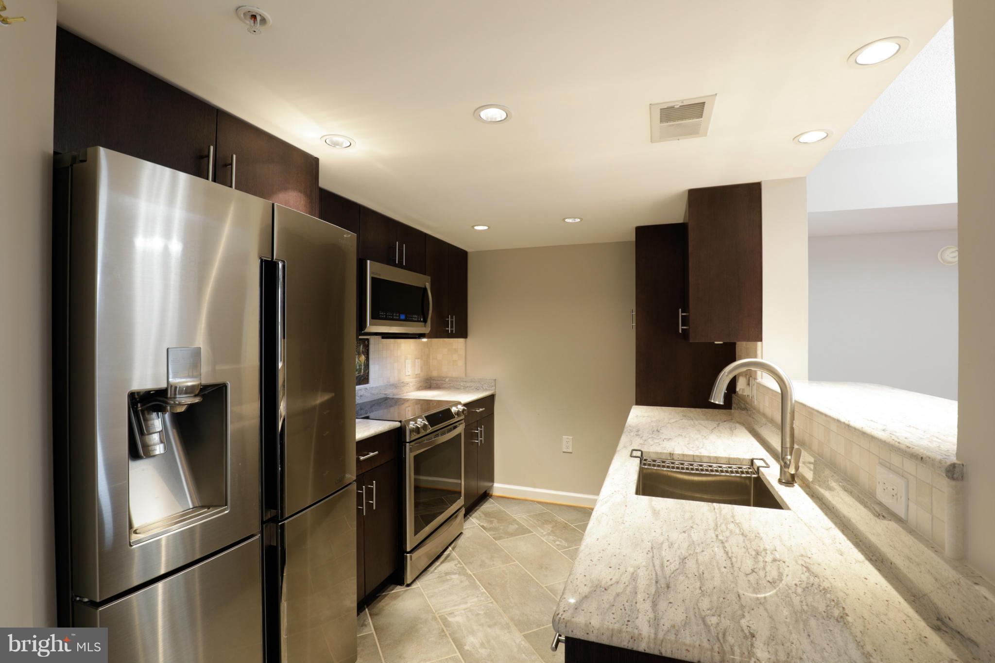 CARLTON HOUSE - Residential