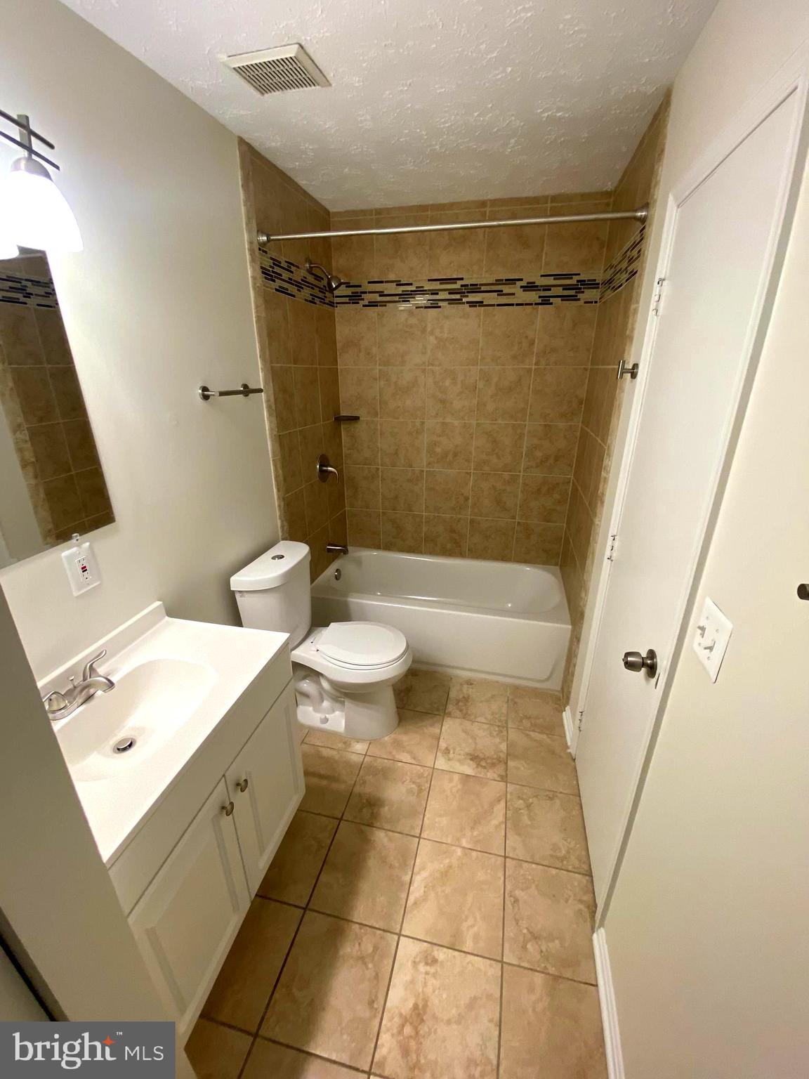 KETTERING BY THE PARK II - Residential Lease