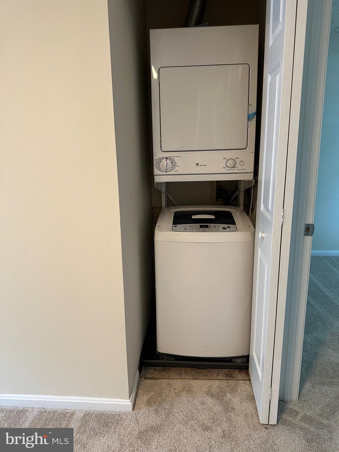 RIVERSIDE RUN IND HEAD - Residential