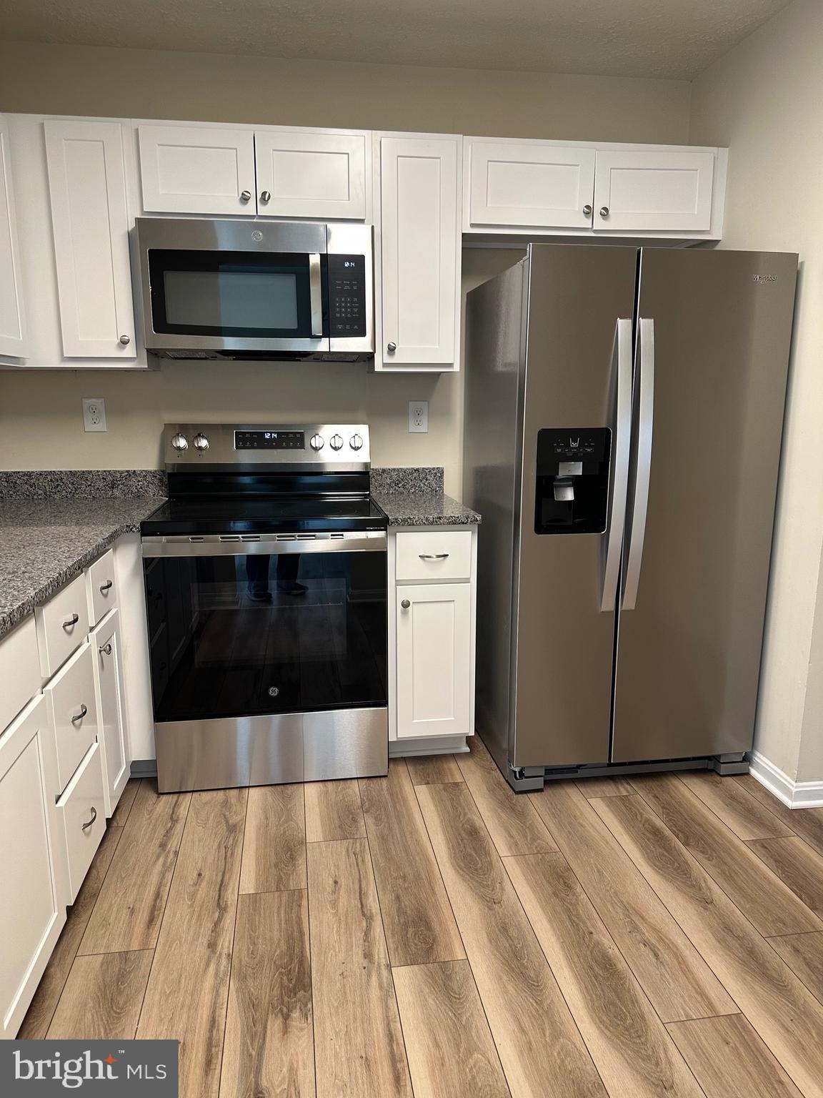 RIVERSIDE RUN IND HEAD - Residential