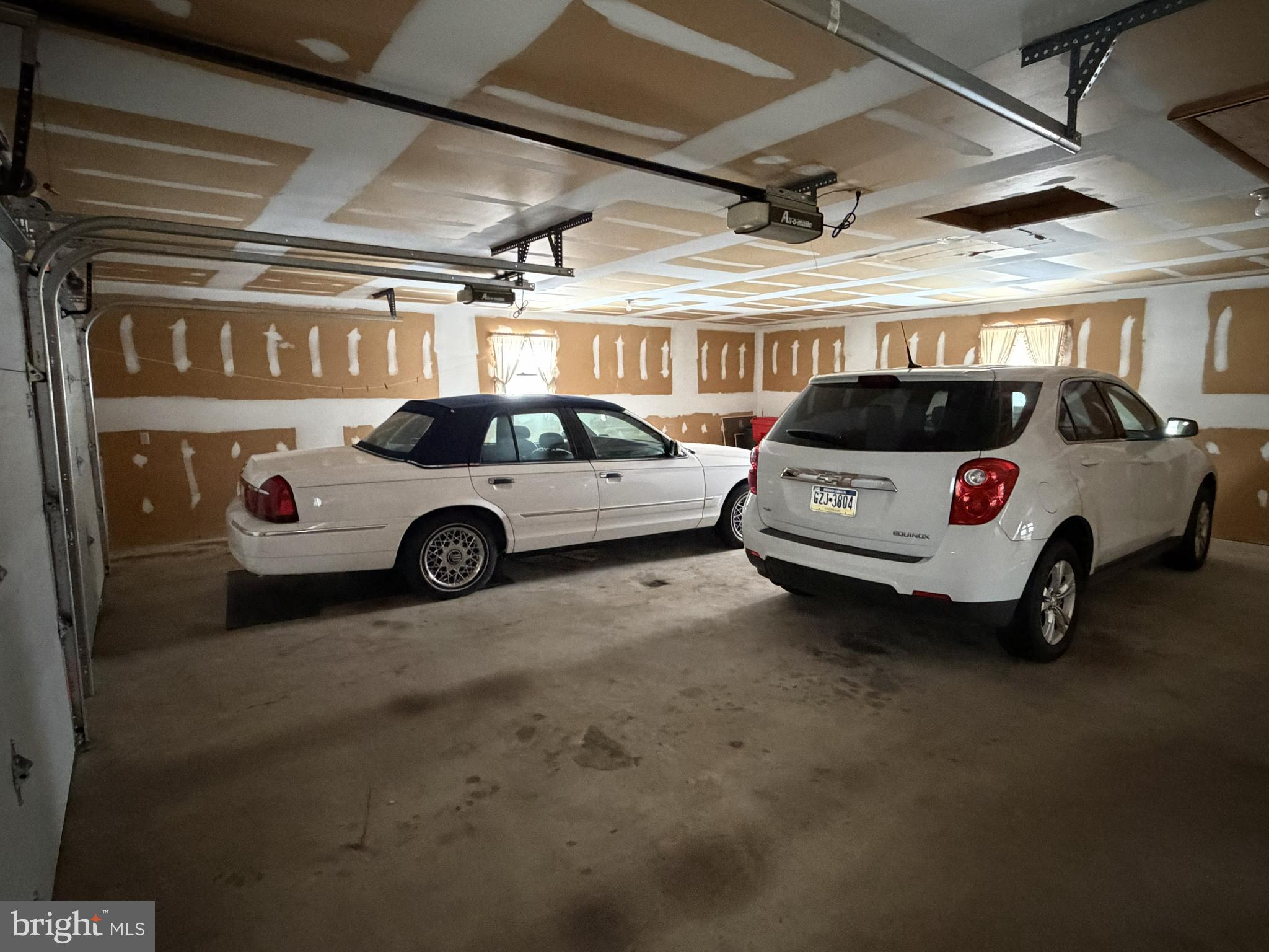 LONDONDERRY VILLAGE - Residential