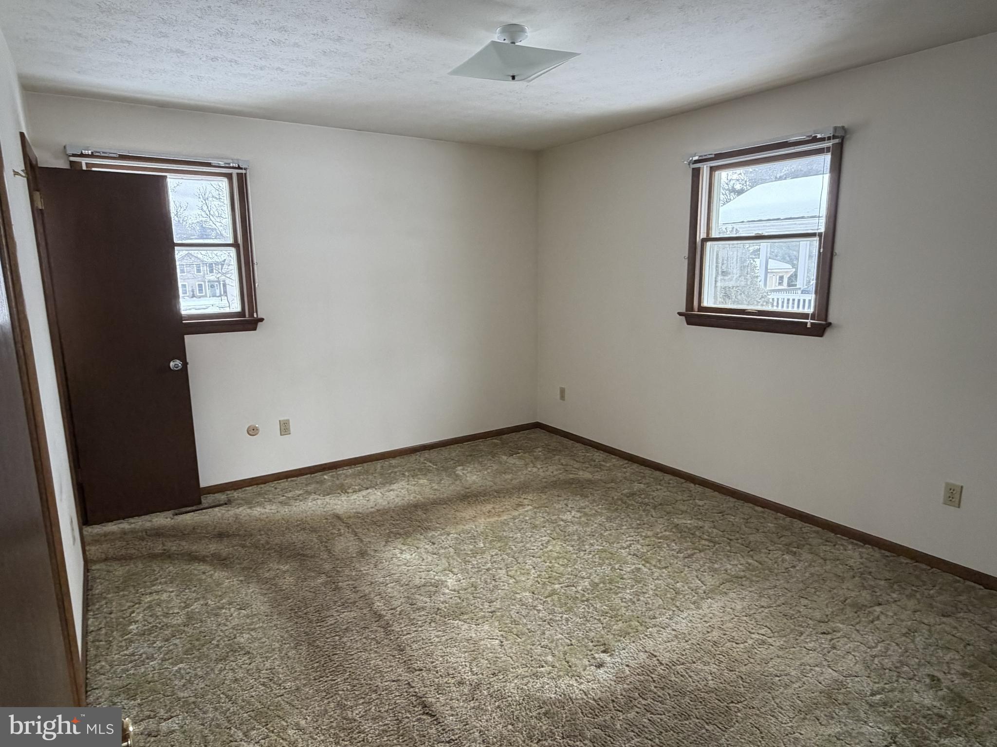 LONDONDERRY VILLAGE - Residential