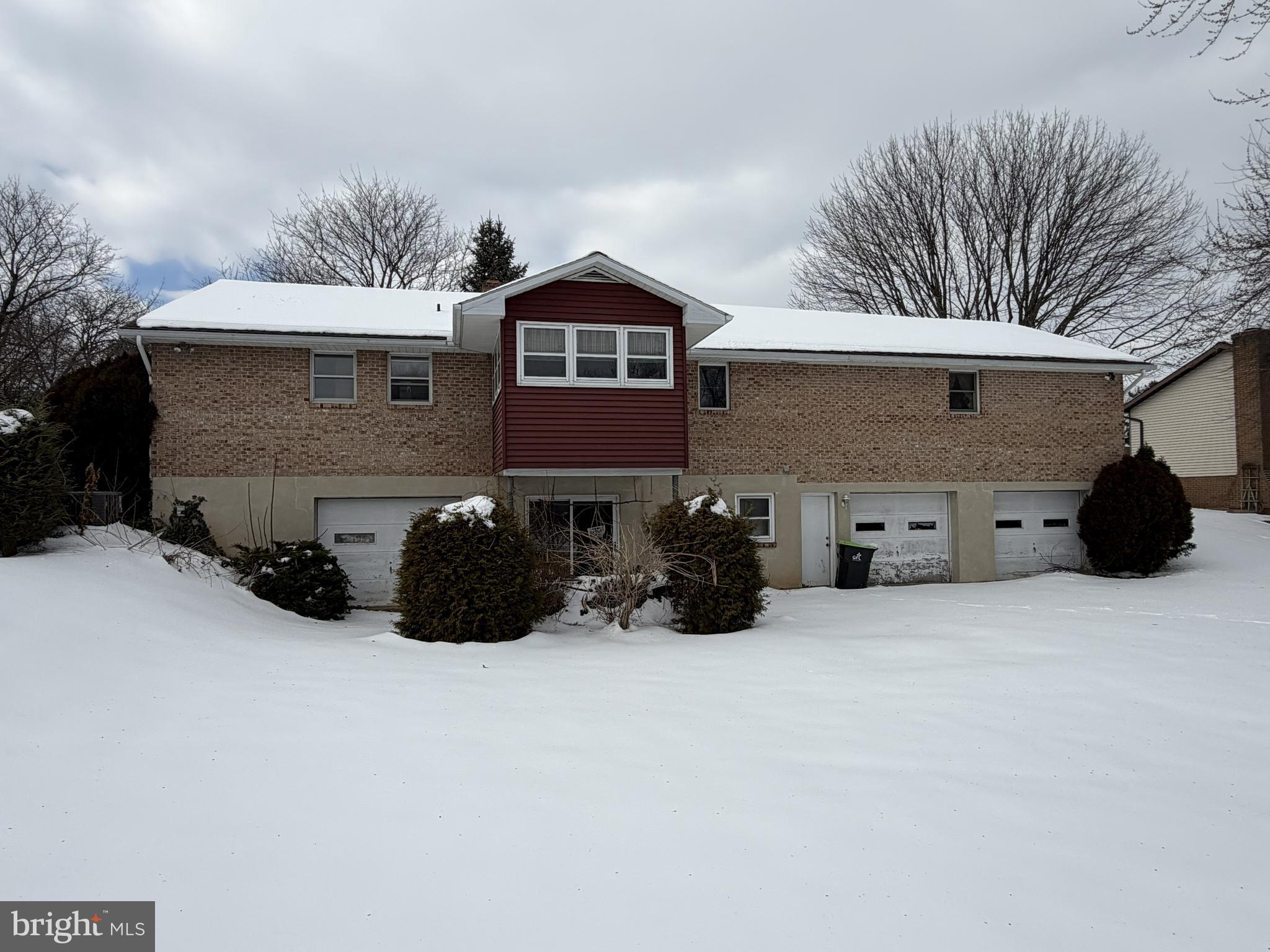 LONDONDERRY VILLAGE - Residential