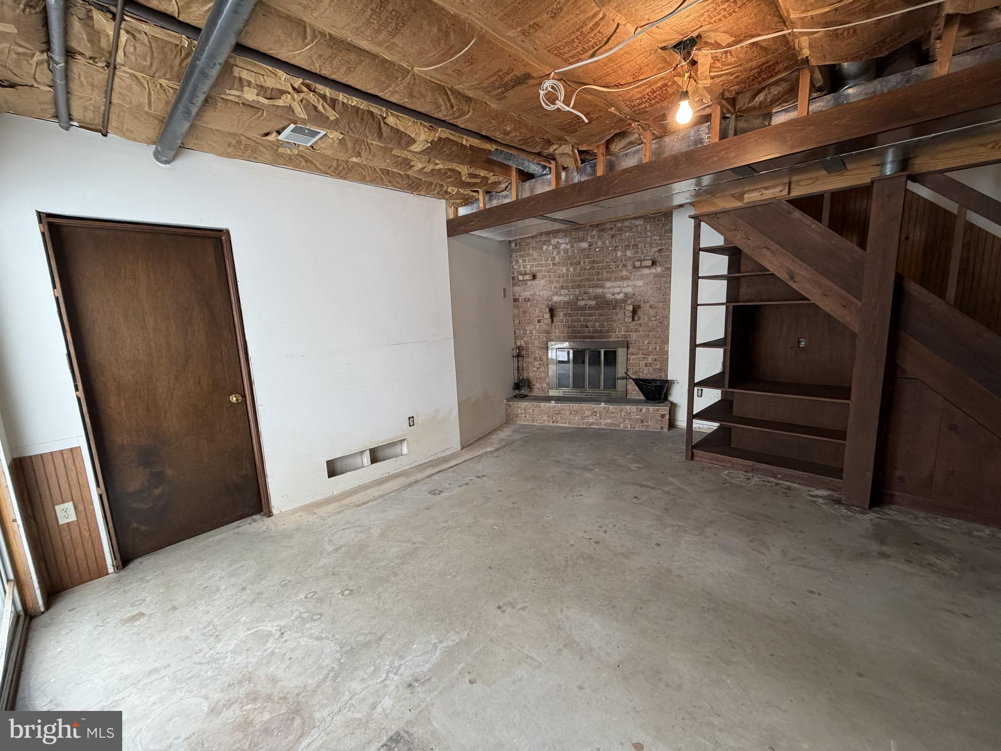 LONDONDERRY VILLAGE - Residential