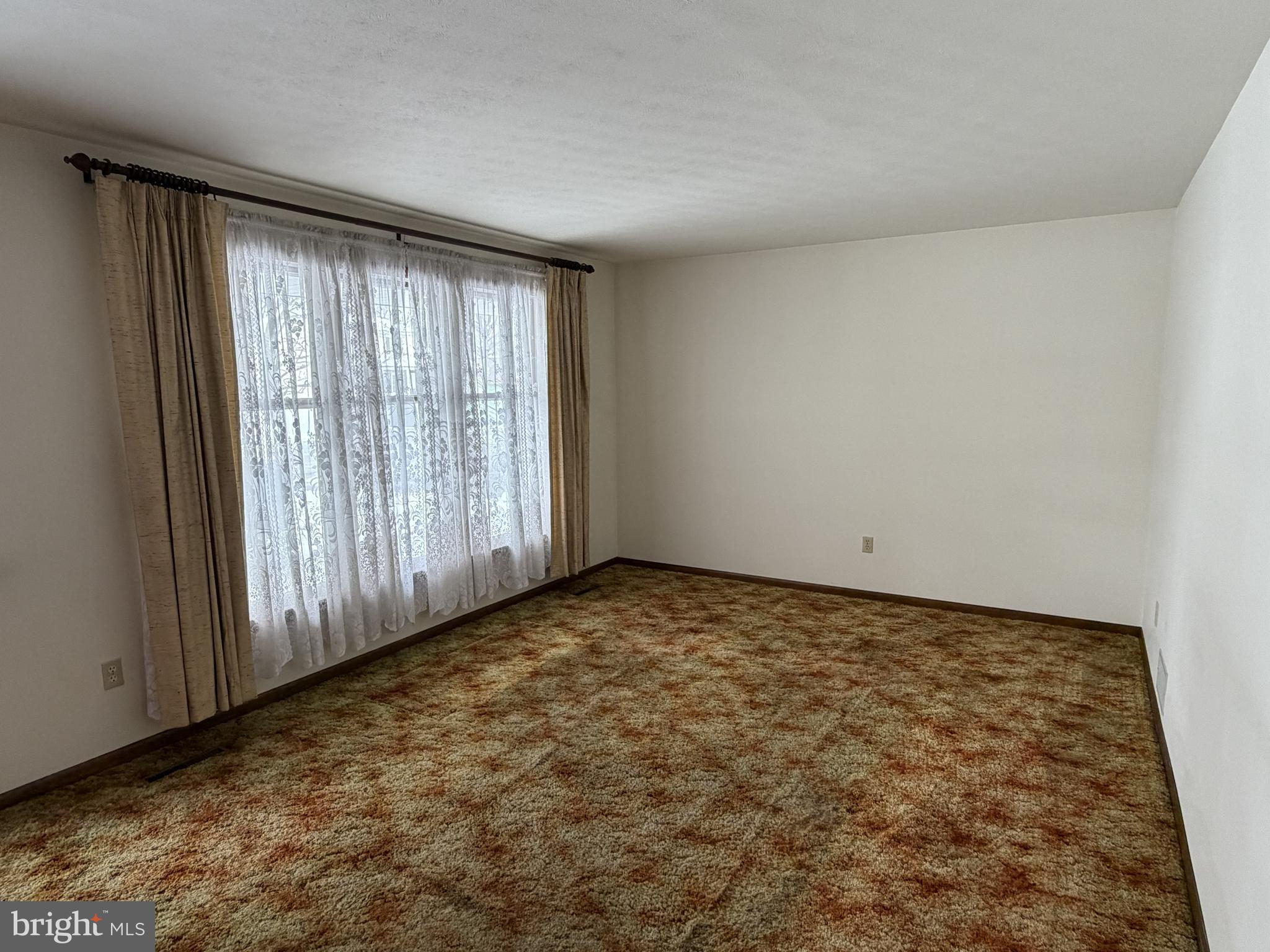 LONDONDERRY VILLAGE - Residential