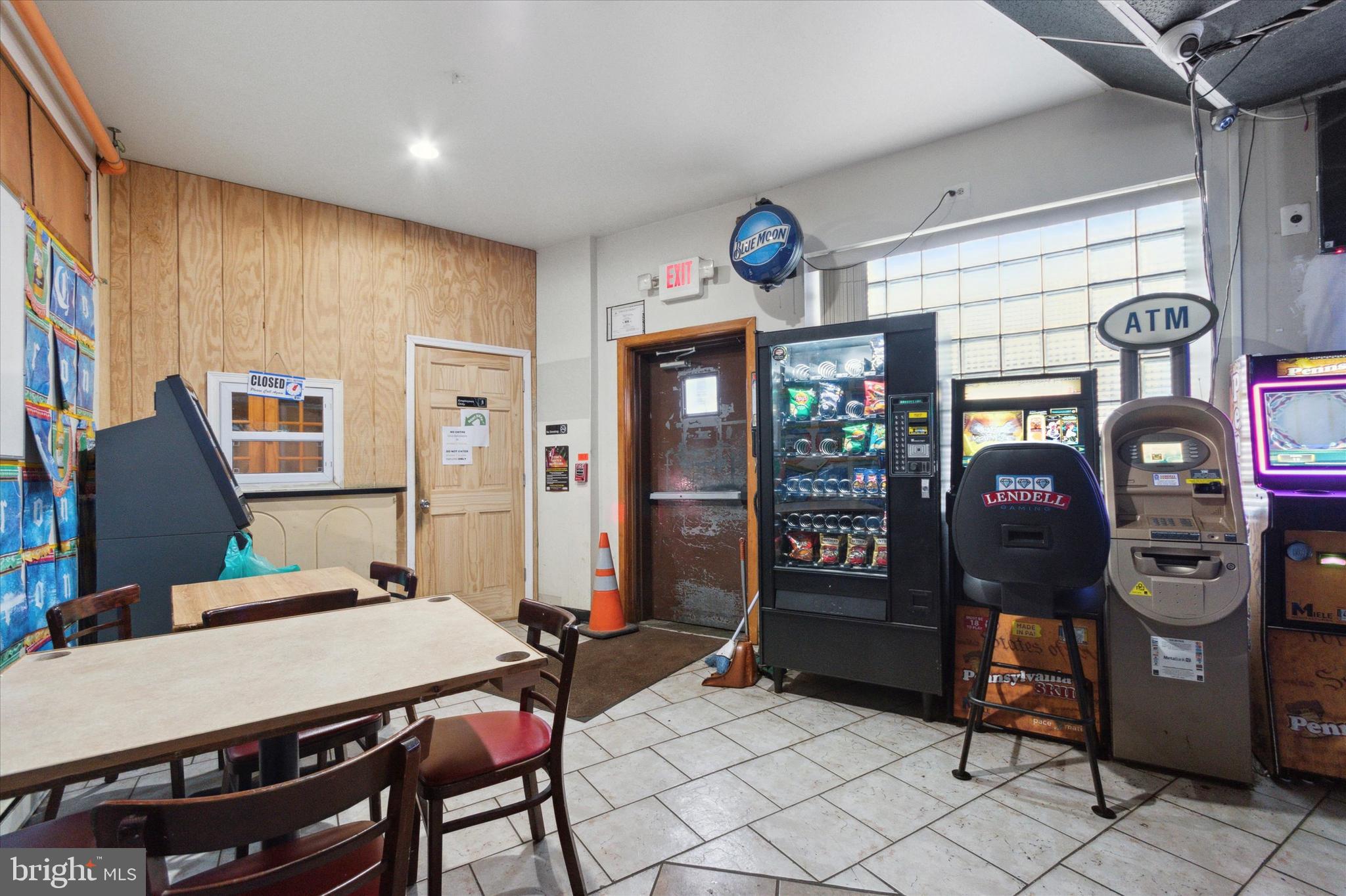 FELTONVILLE - Commercial Sale