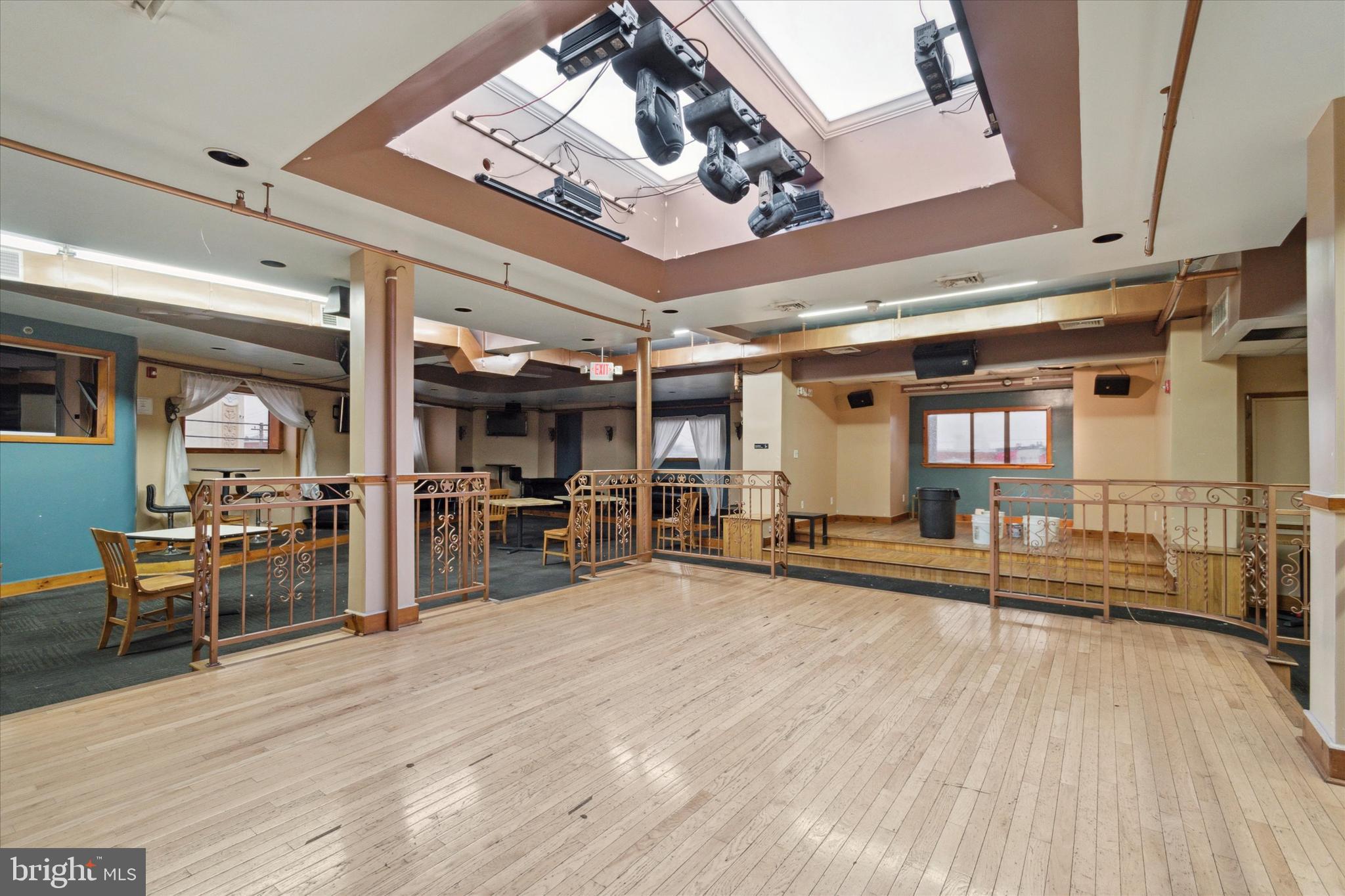 FELTONVILLE - Commercial Sale