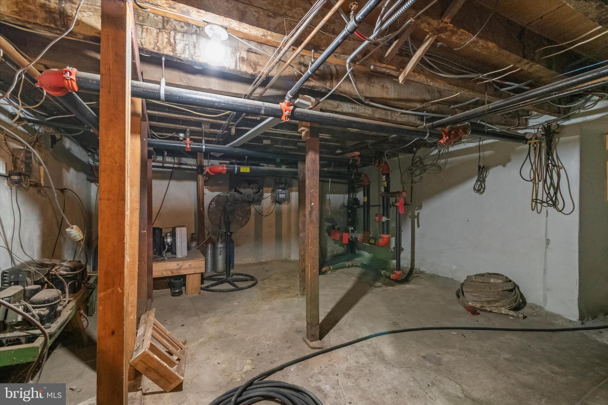 FELTONVILLE - Commercial Sale