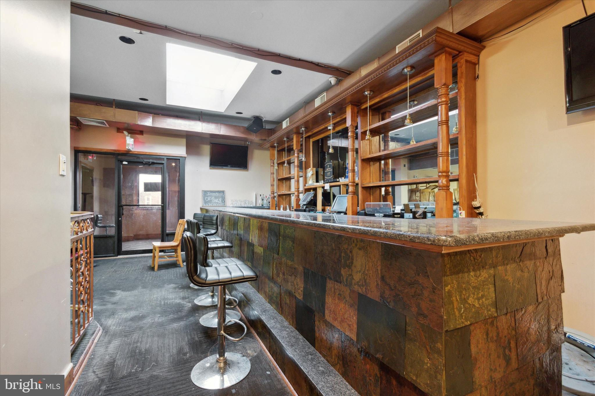 FELTONVILLE - Commercial Sale