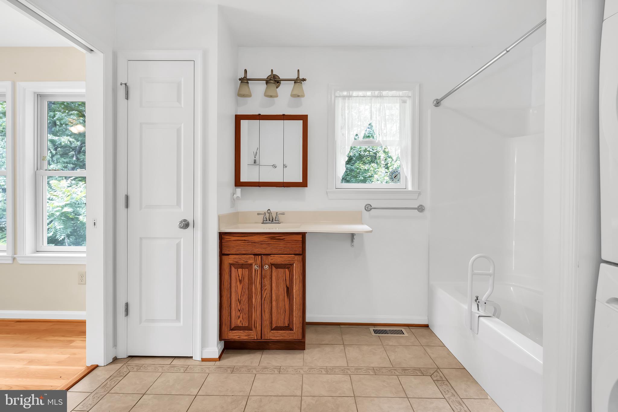 HAMPSHIRE COUNTY - Residential