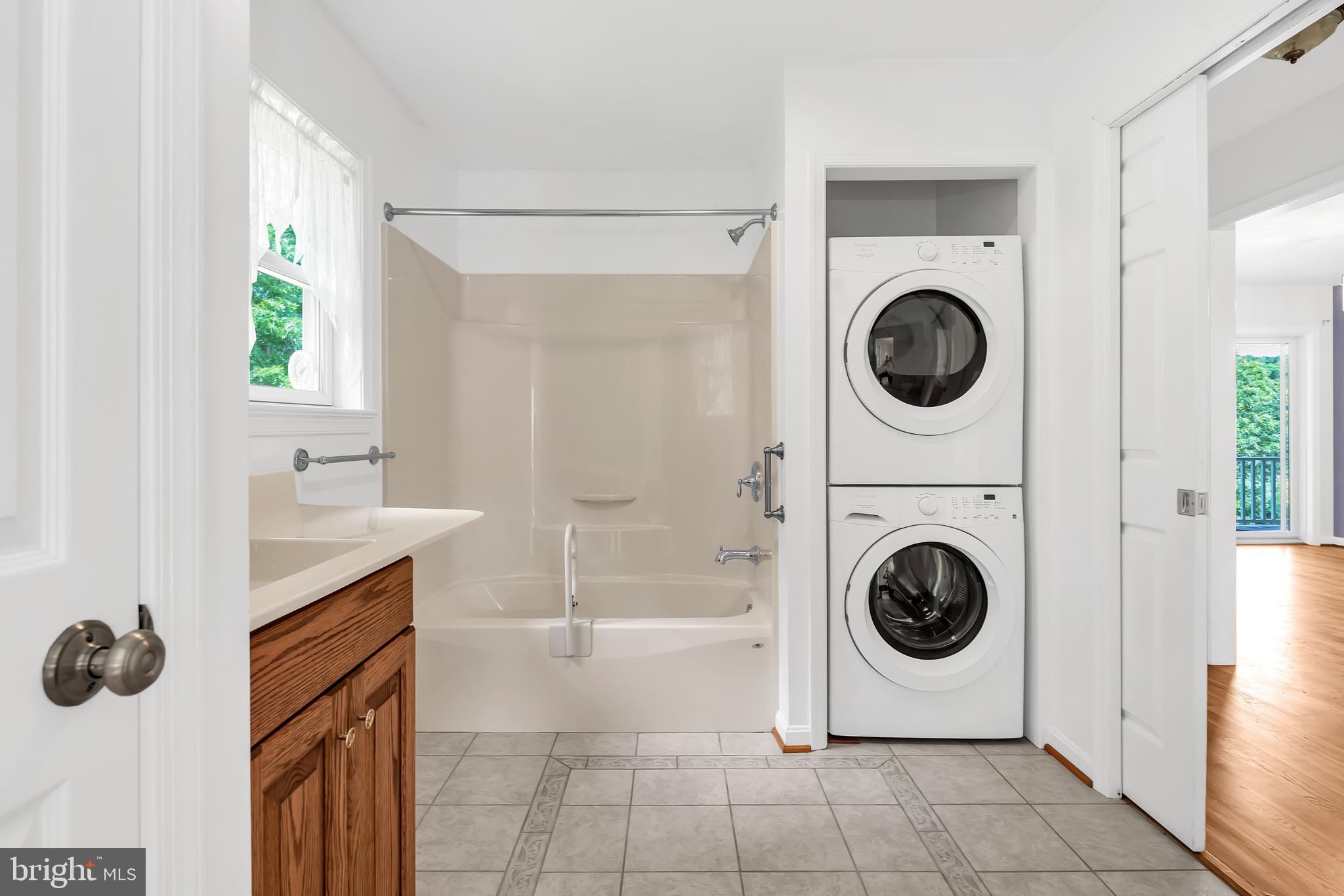 HAMPSHIRE COUNTY - Residential