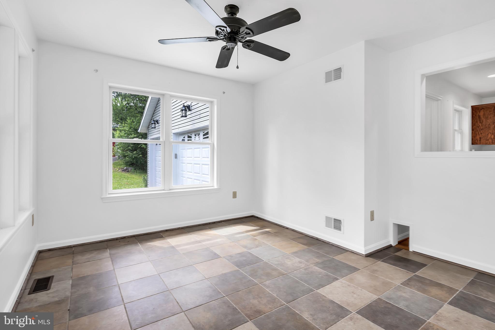 HAMPSHIRE COUNTY - Residential