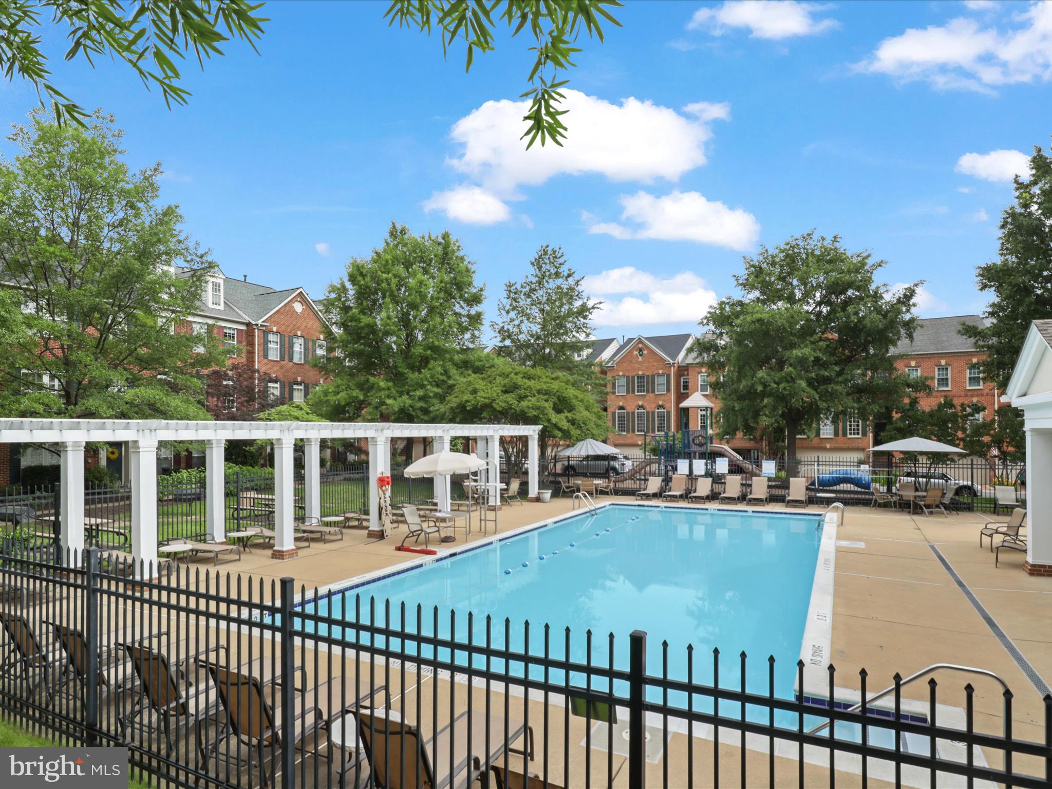 OLD TOWN GREENS - Residential