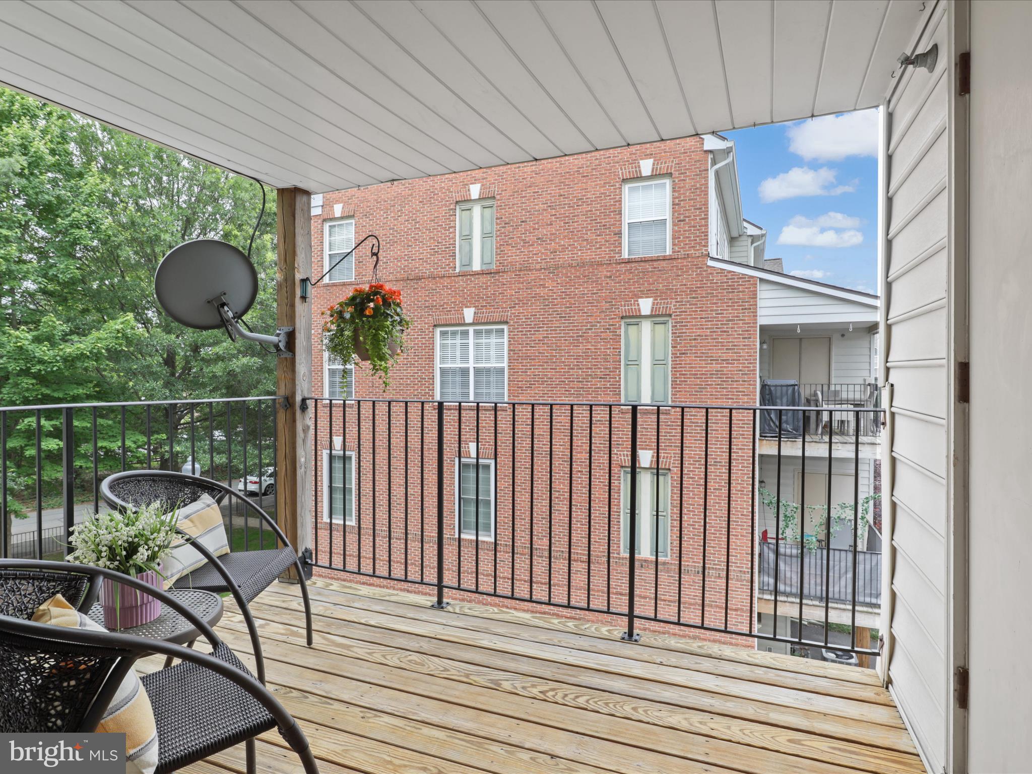 OLD TOWN GREENS - Residential