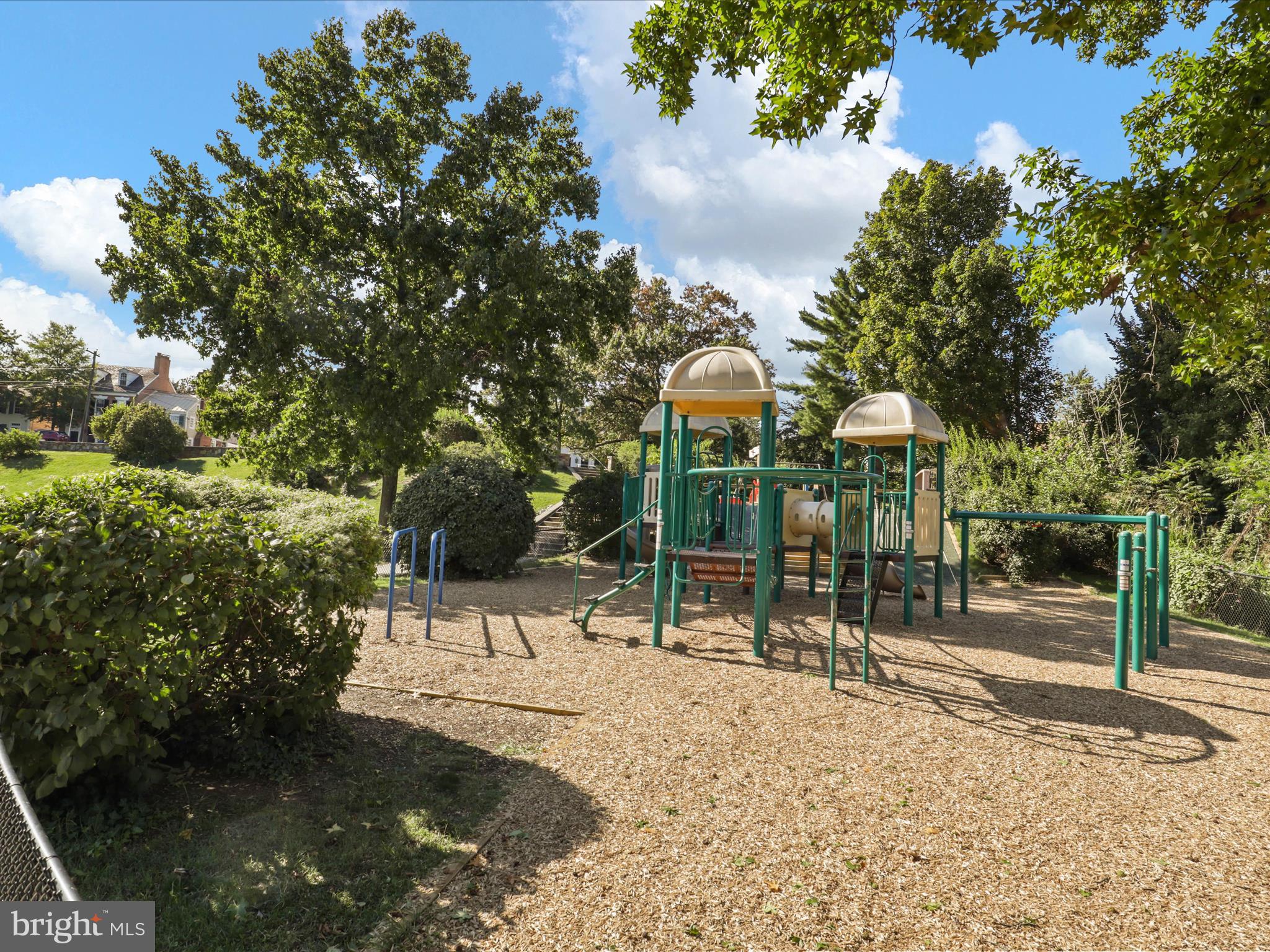 OLD TOWN GREENS - Residential