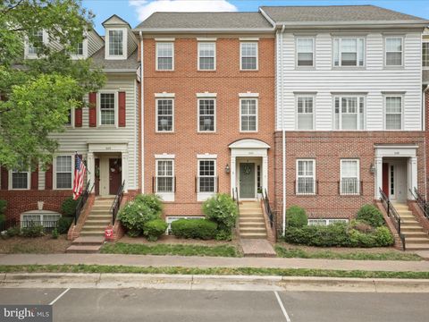 1604 HUNTING CREEK DRIVE B B ALEXANDRIA VA 22314