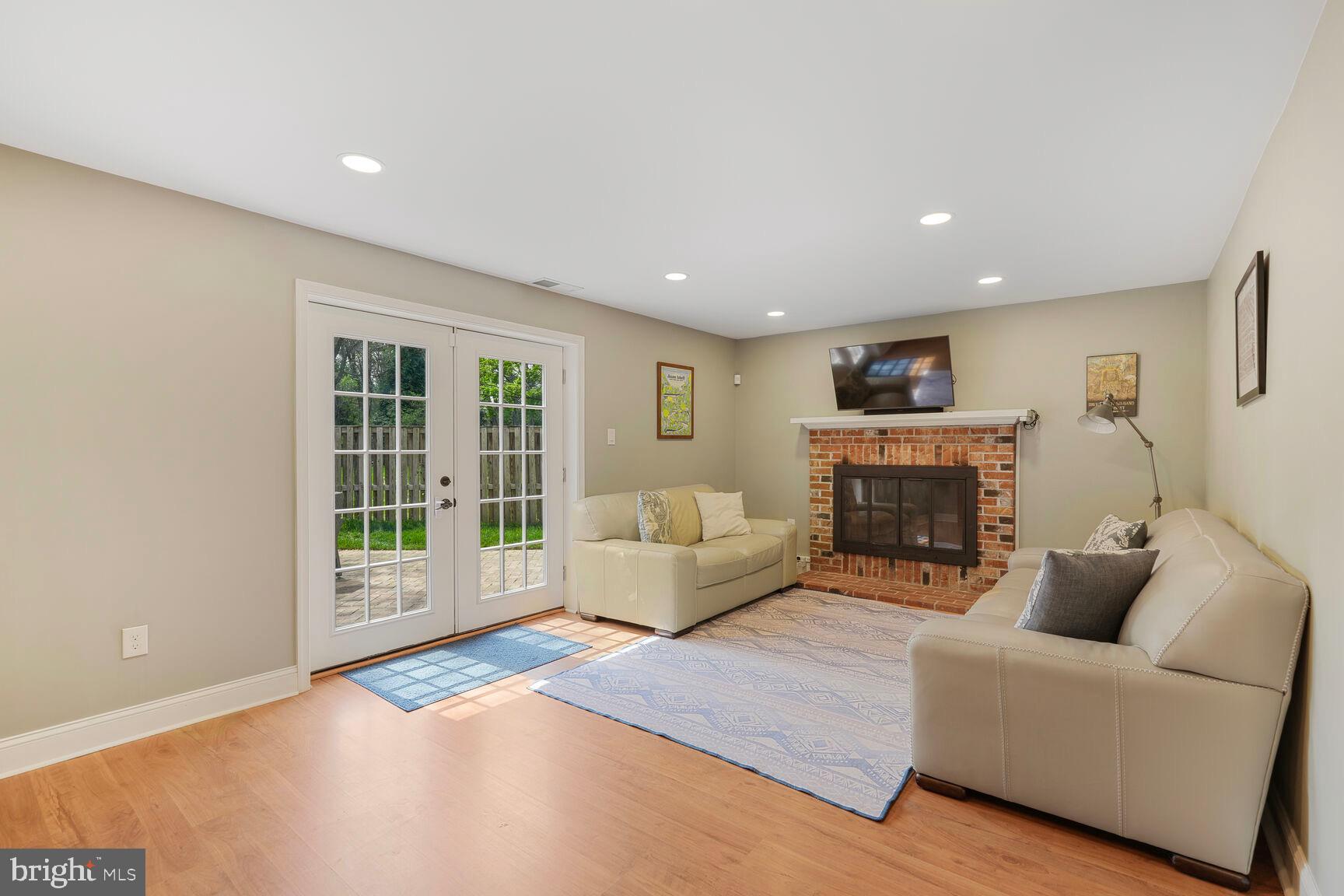 BURKE CENTRE - Residential