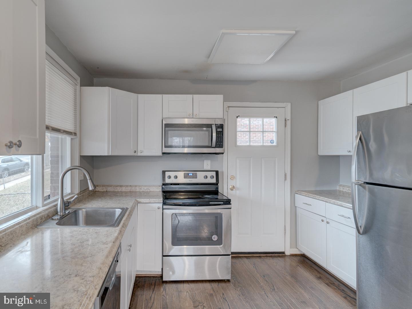 GLASSMANOR - Residential