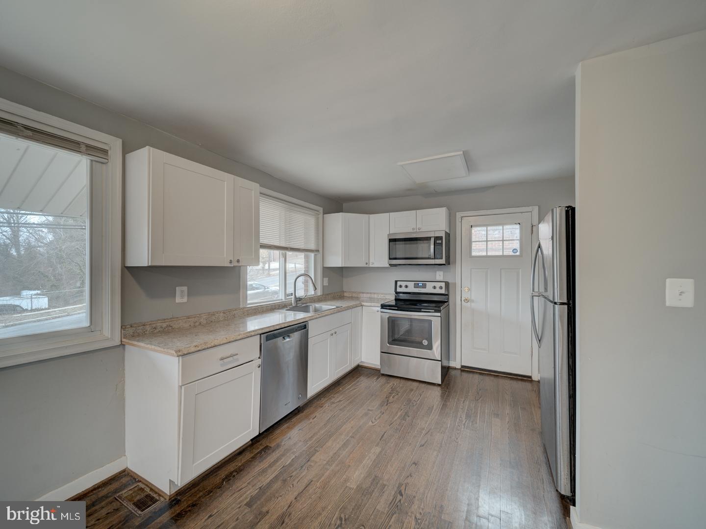 GLASSMANOR - Residential