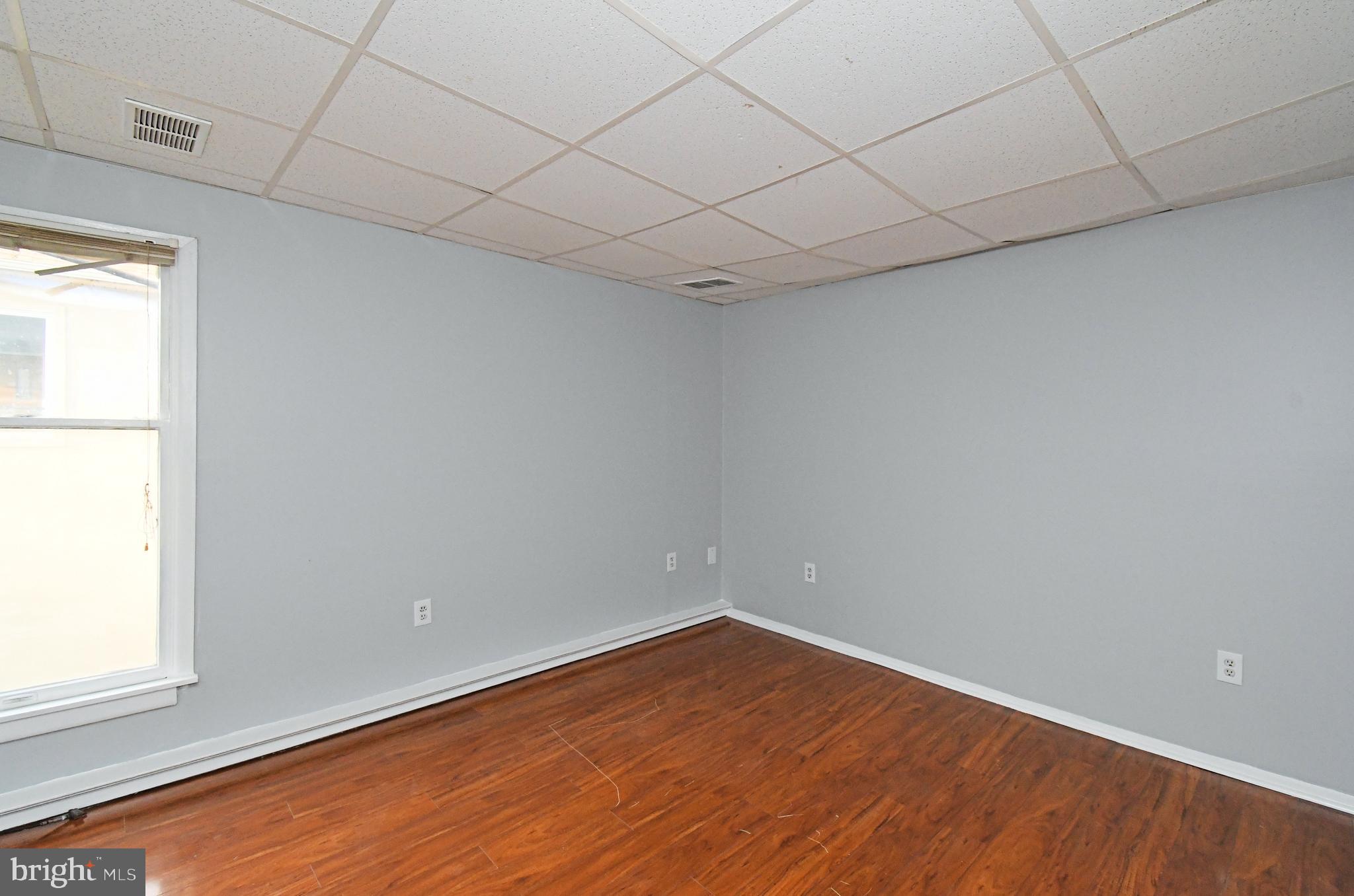 WILLOW GROVE - Residential Lease