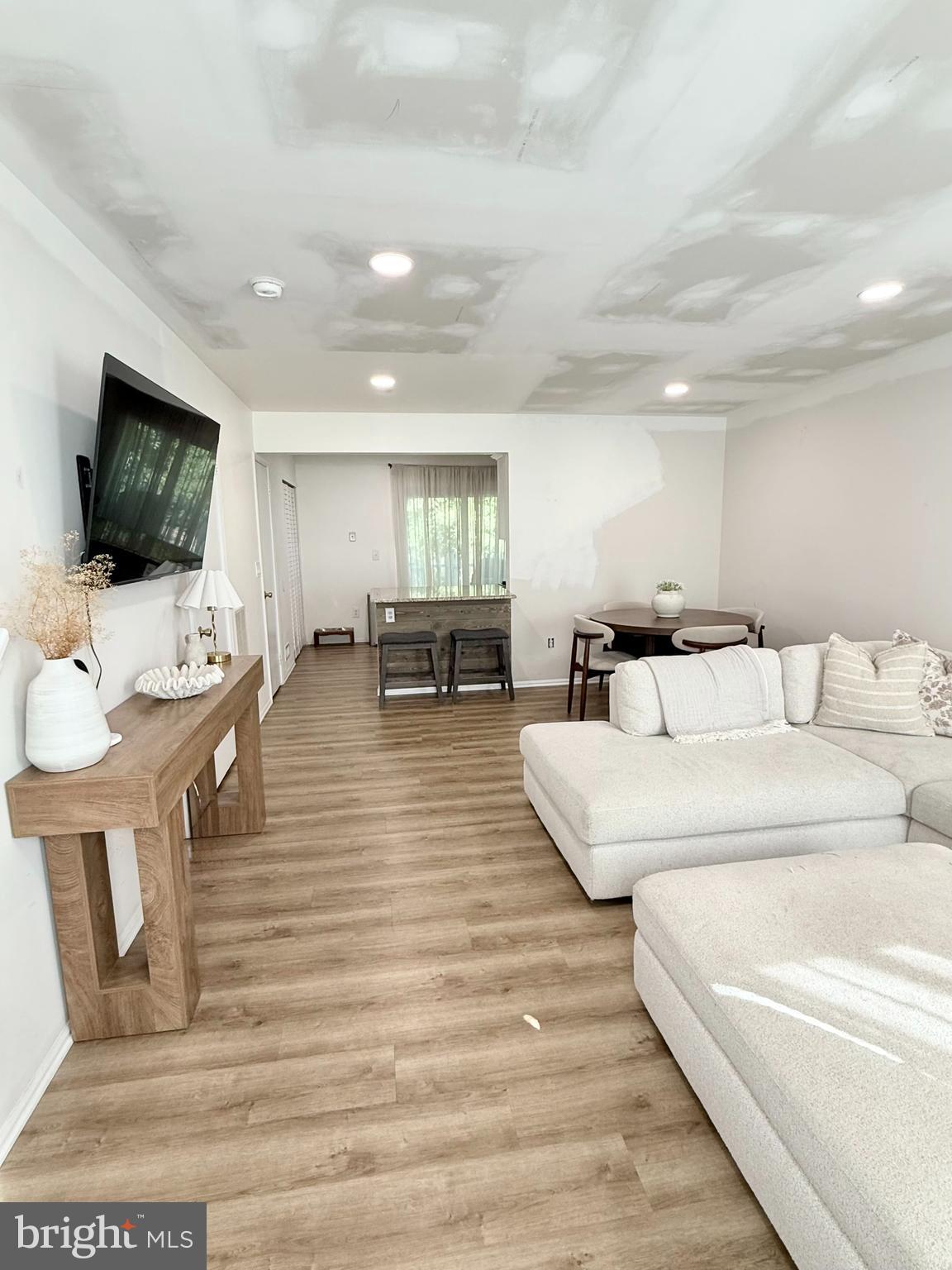 17 MOHAVE DRIVE