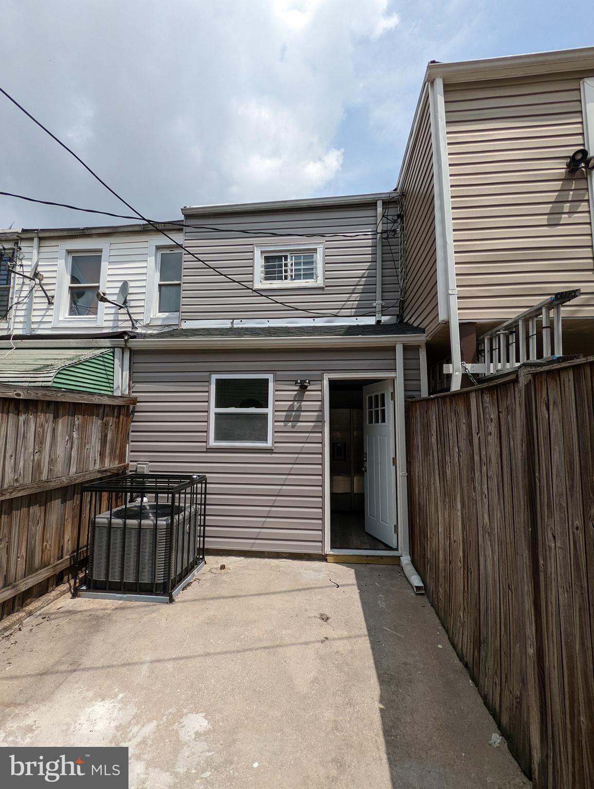HIGHLANDTOWN - Residential