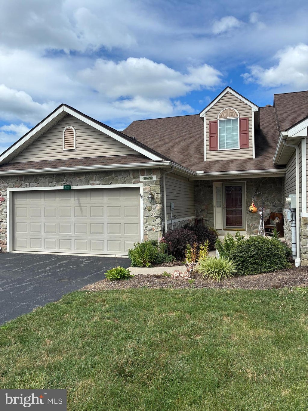 Photo of 325 Hill Street, MOUNT JOY, PA 17552 (MLS # PALA2093090)