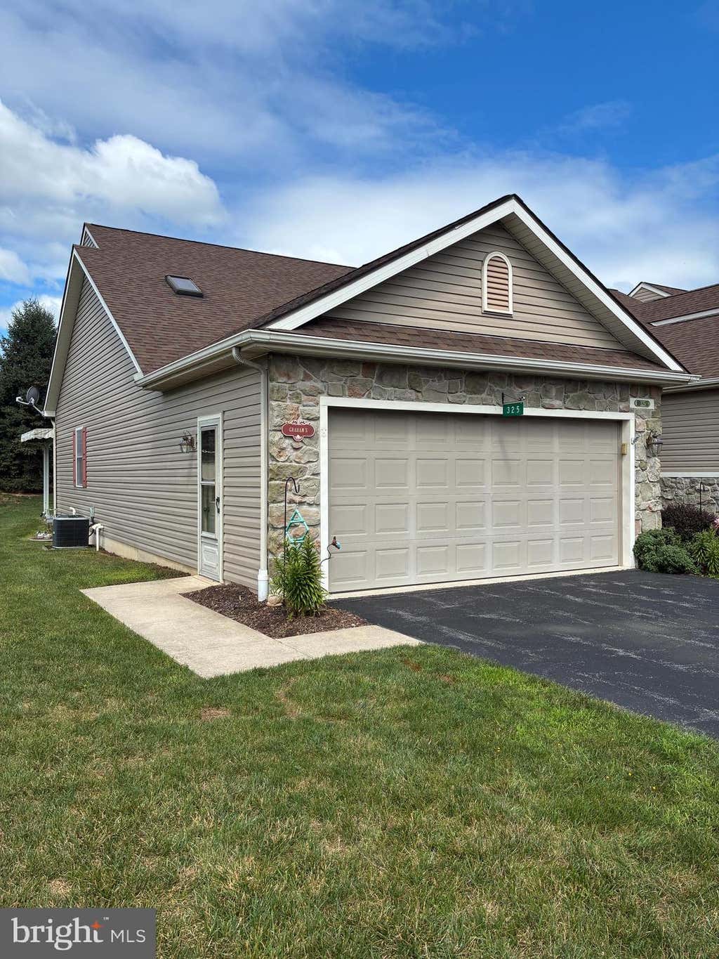 Photo of 325 Hill Street, MOUNT JOY, PA 17552 (MLS # PALA2093090)
