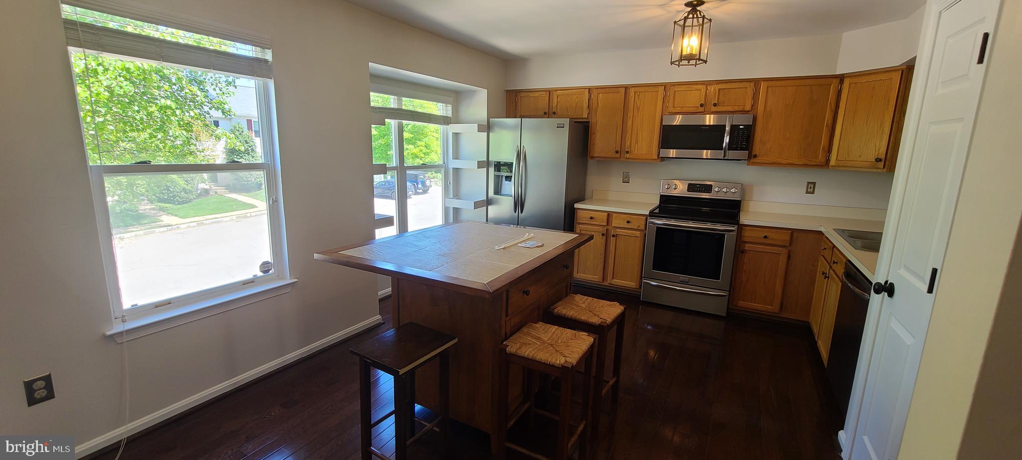 RIVERCHASE - Residential