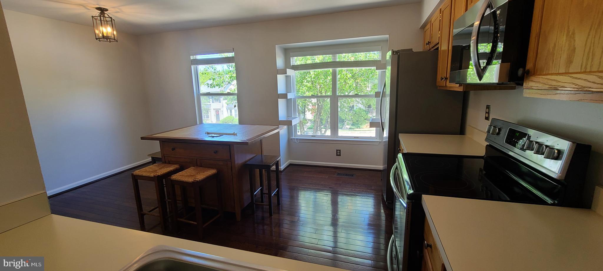 RIVERCHASE - Residential