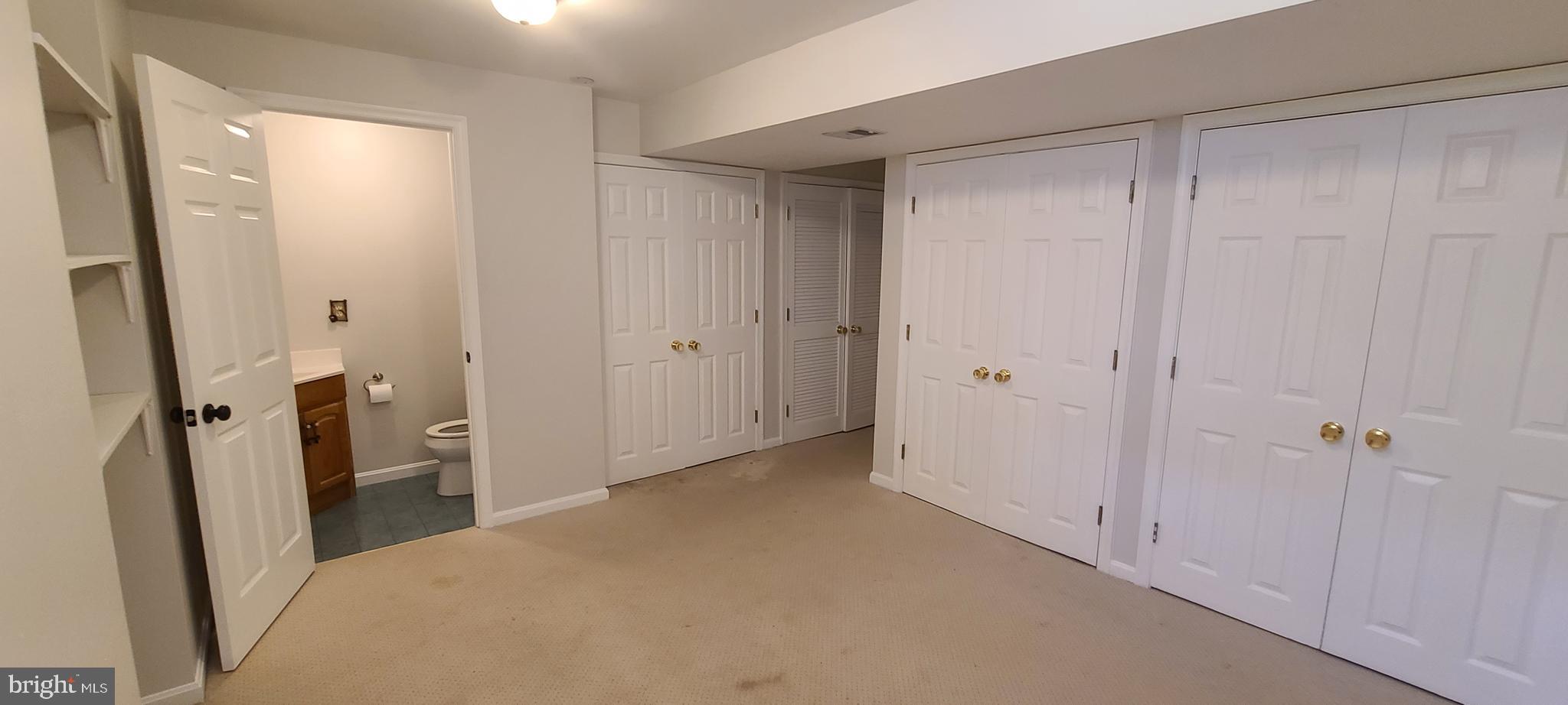 RIVERCHASE - Residential