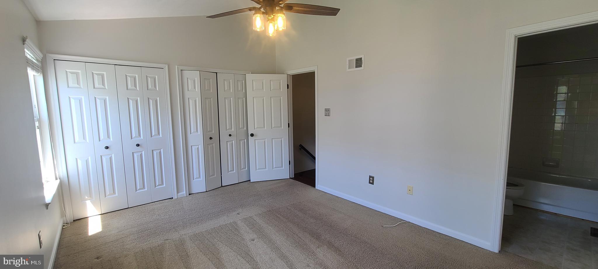 RIVERCHASE - Residential