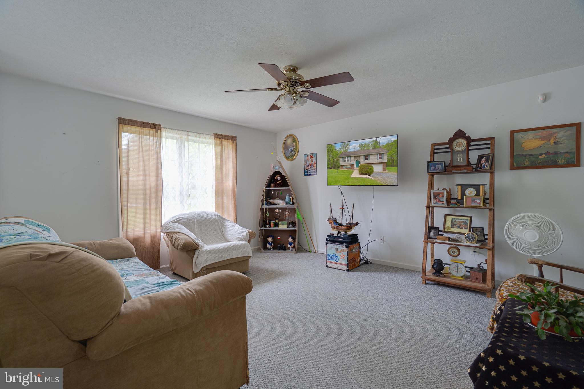 WIDE RIVER FARM - Residential