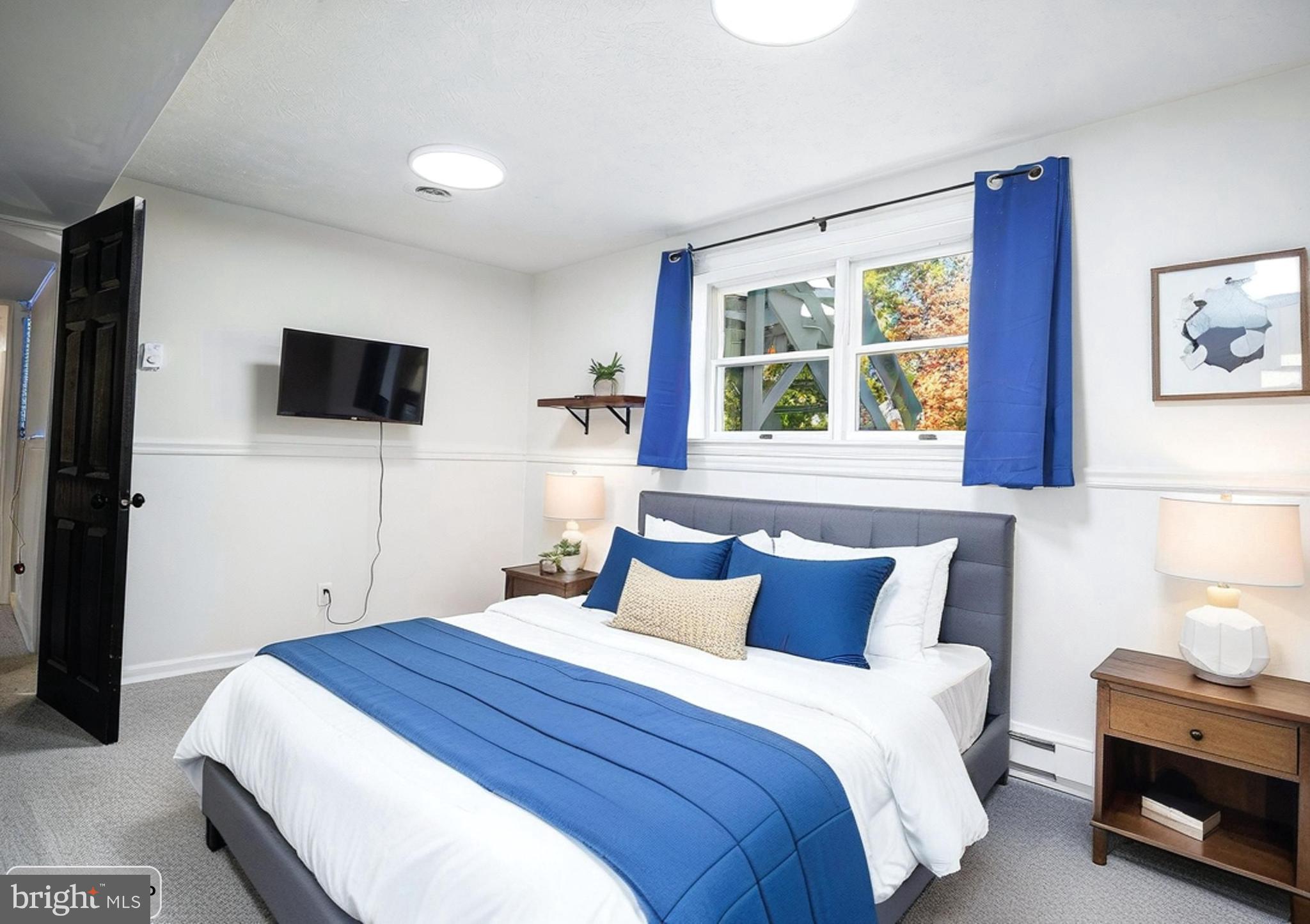 HONEYSUCKLE HOLLOW - Residential