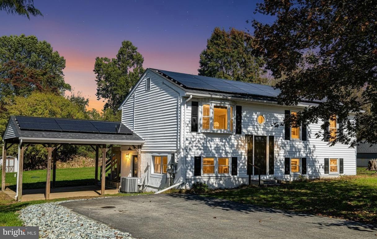 HONEYSUCKLE HOLLOW - Residential