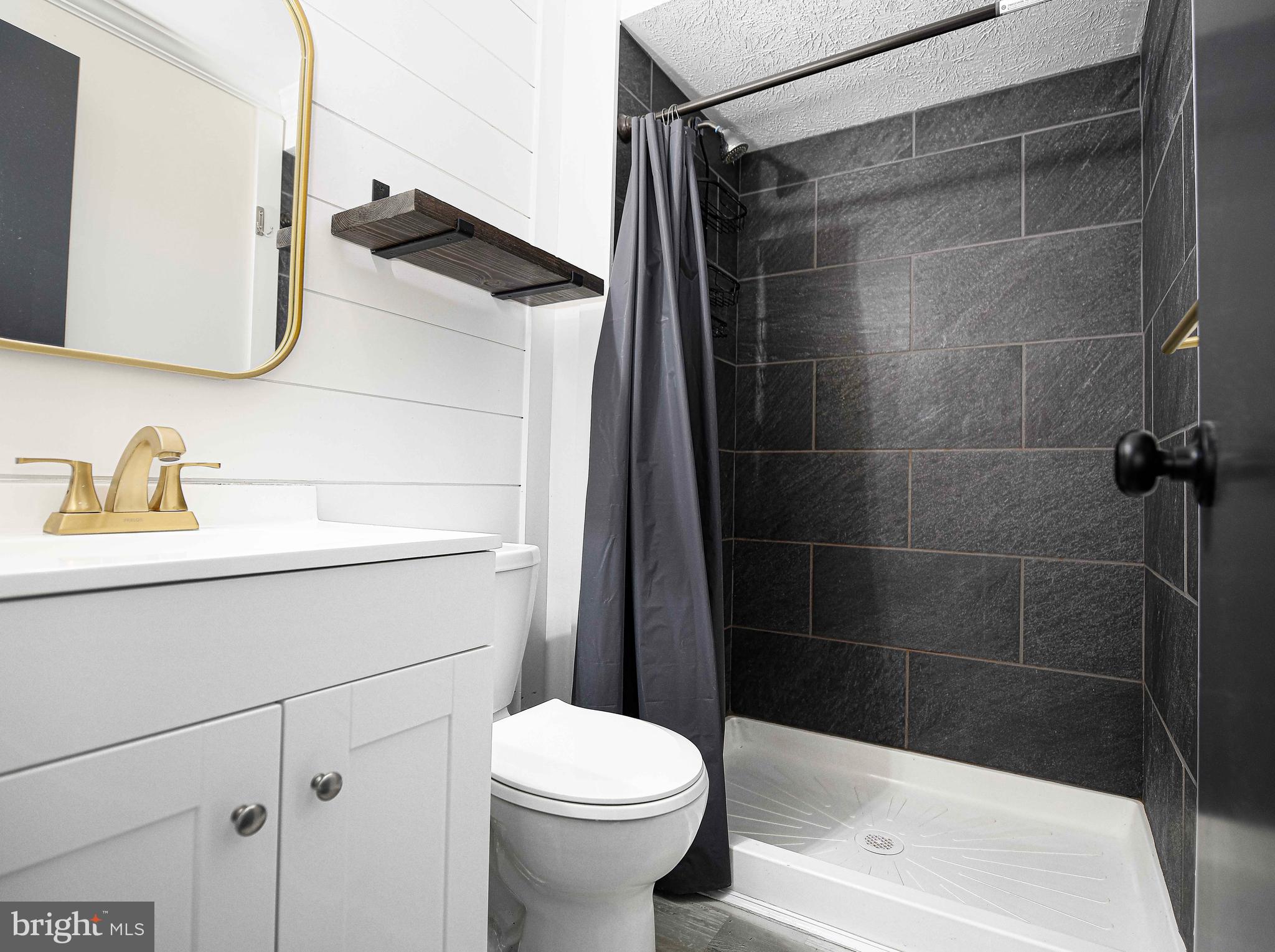 HONEYSUCKLE HOLLOW - Residential