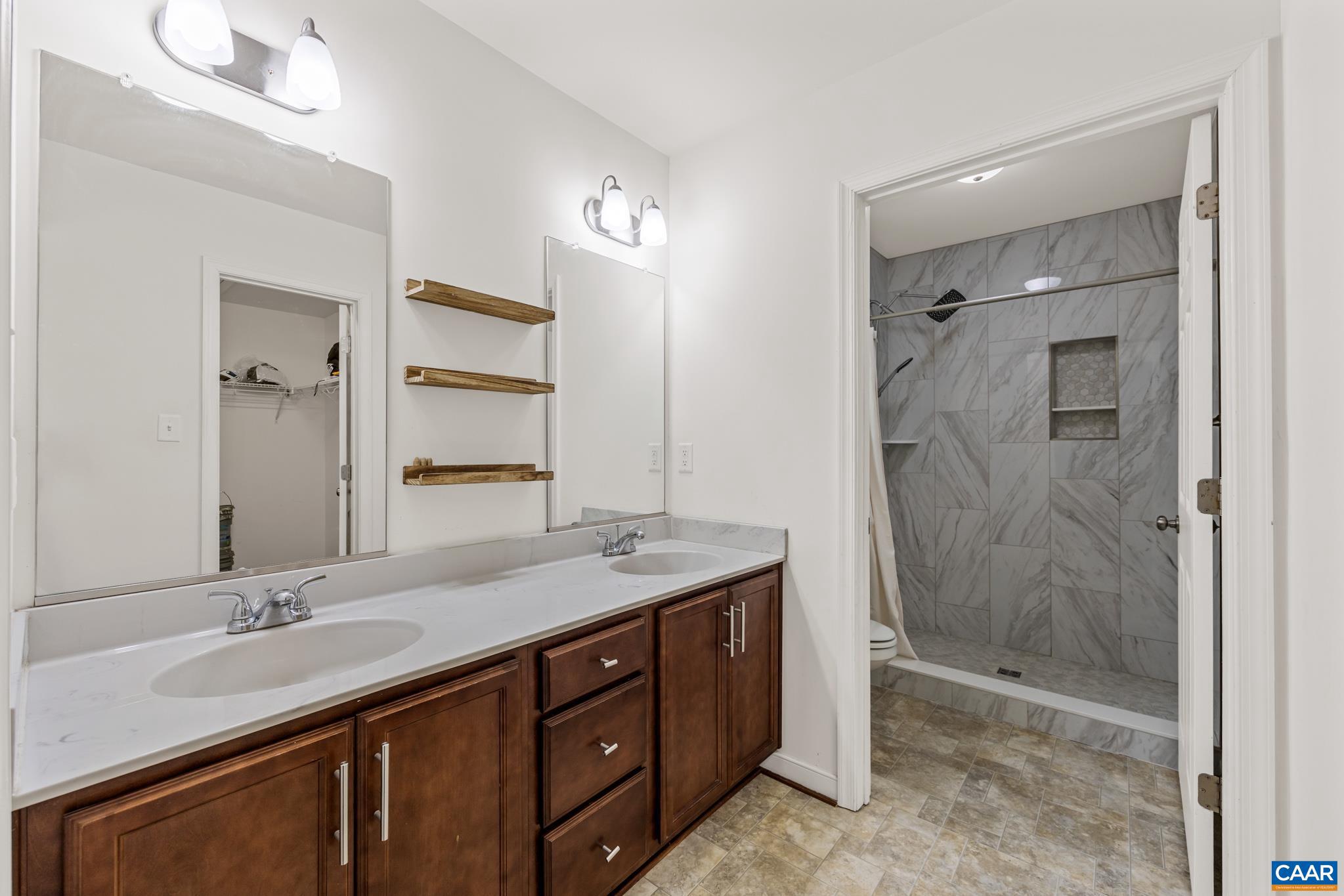 WINDING RIDGE - Residential