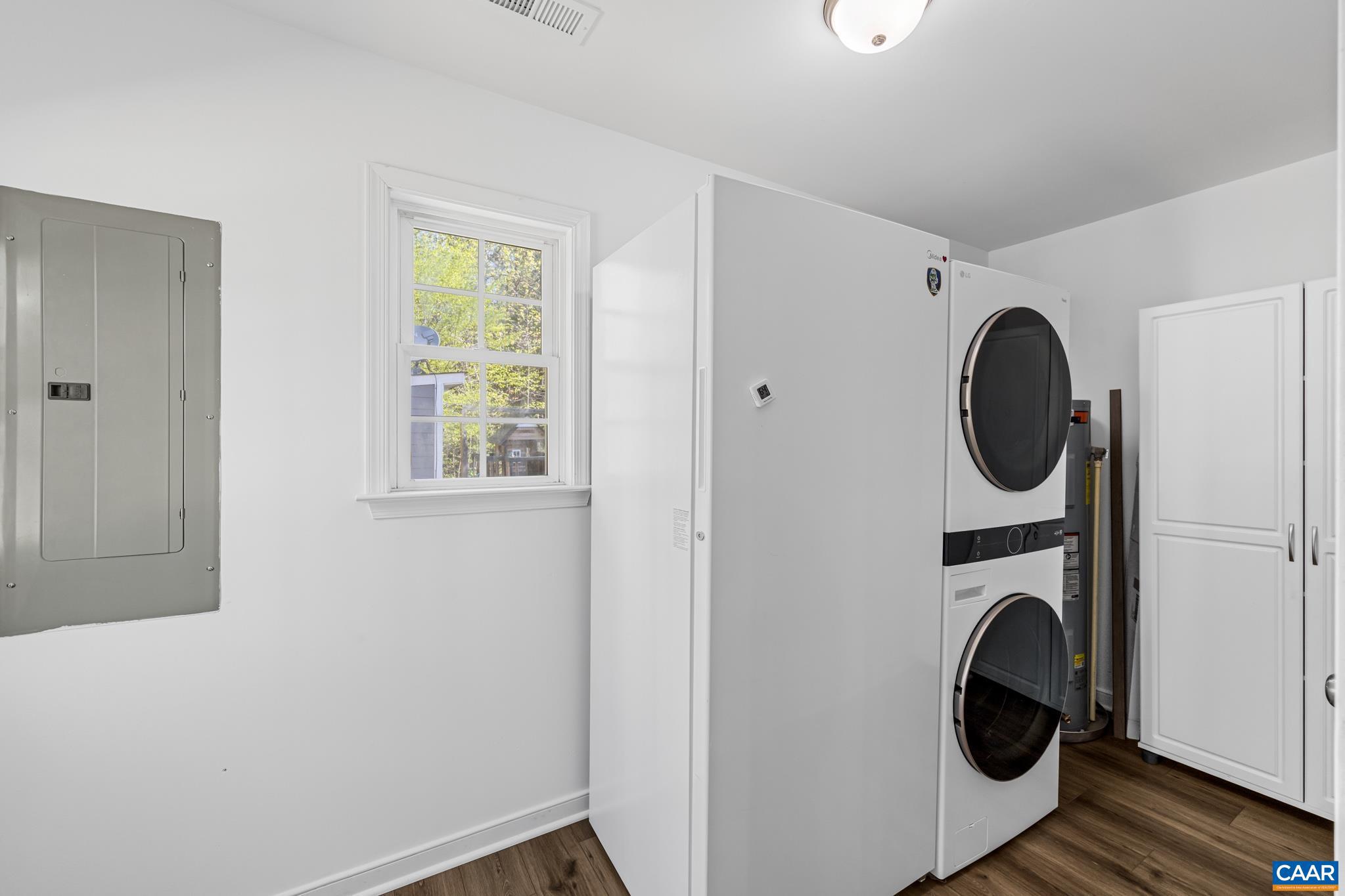 WINDING RIDGE - Residential