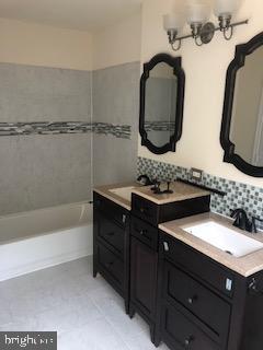 WELLINGTON/CLOVERHILL - Residential