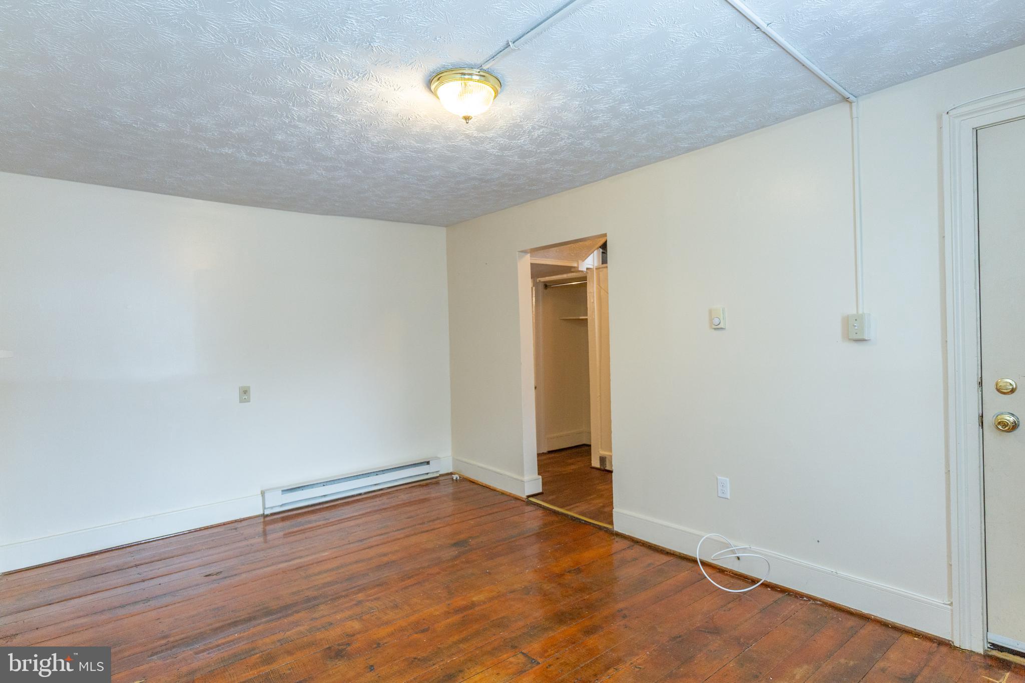 DOWNTOWN CHARLES TOWN - Residential Lease