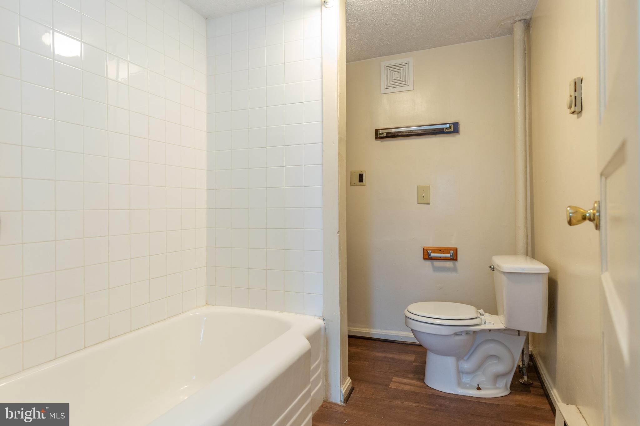 DOWNTOWN CHARLES TOWN - Residential Lease