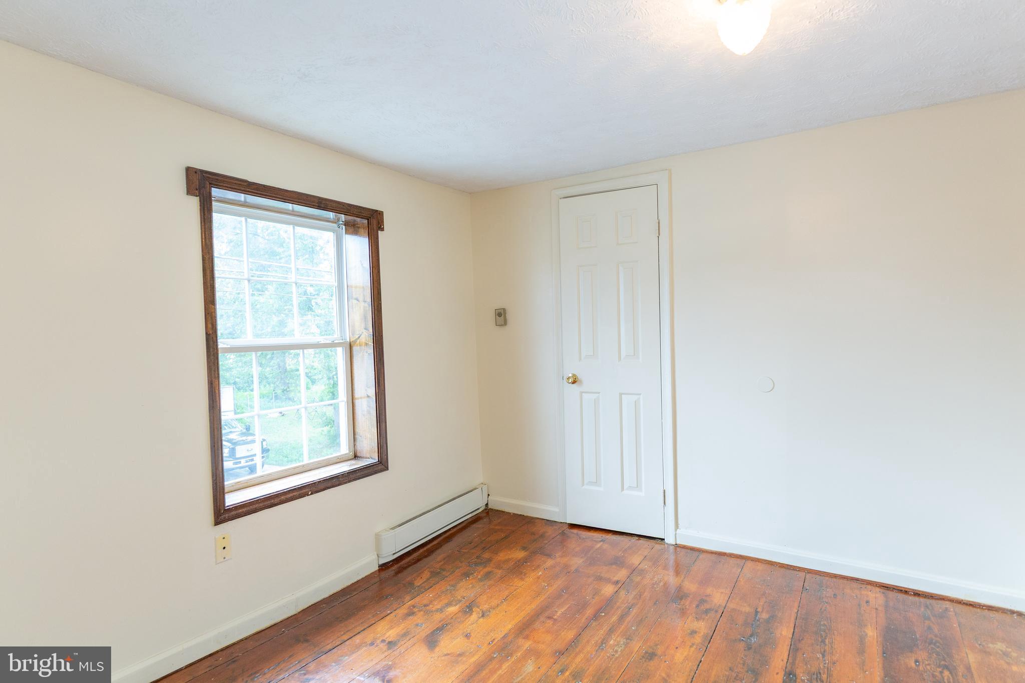 DOWNTOWN CHARLES TOWN - Residential Lease